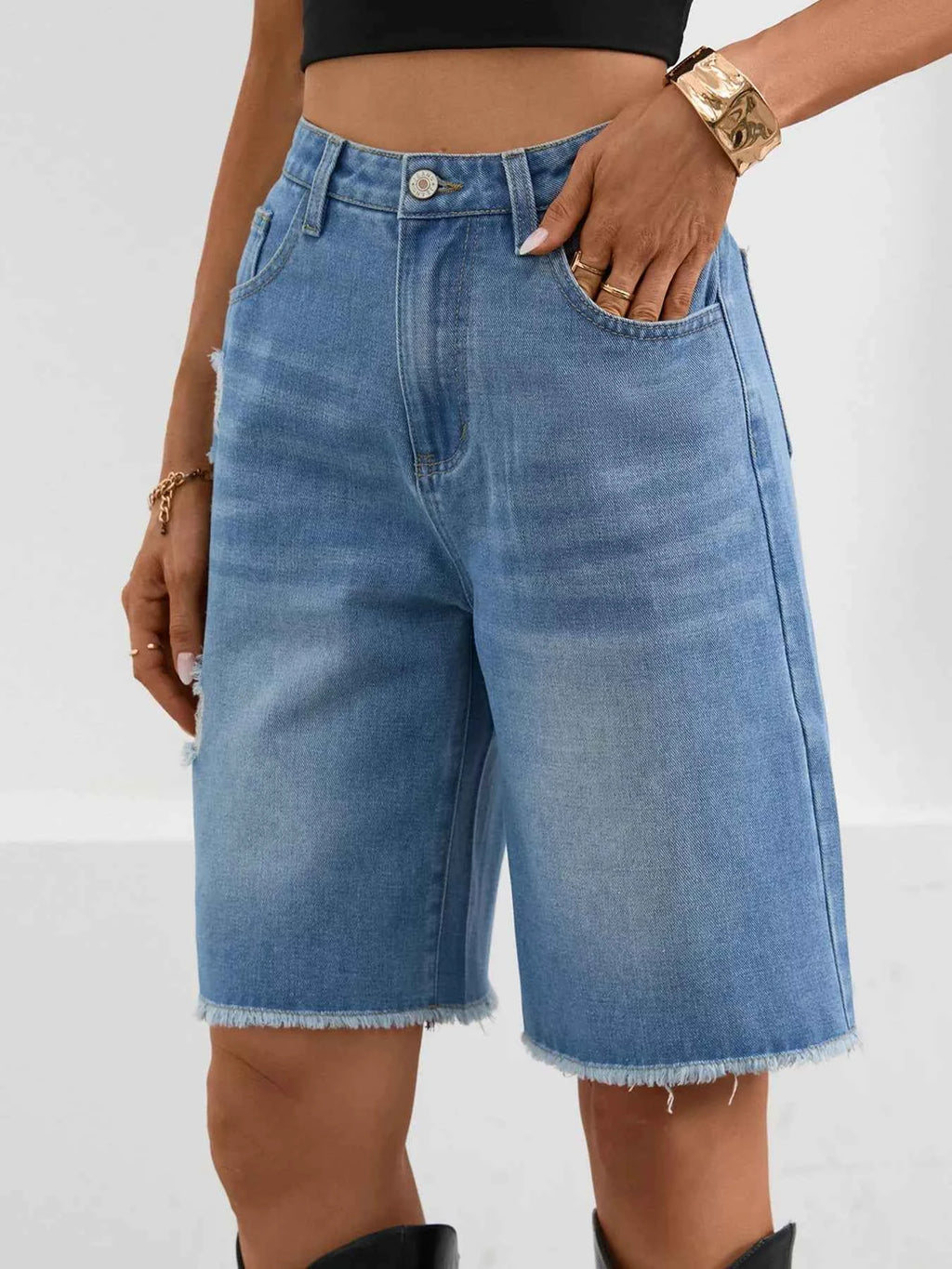 Ripped Frayed Hem Denim Shorts 918a640437674fba81916e2fdb8c39a3-Max-Origin