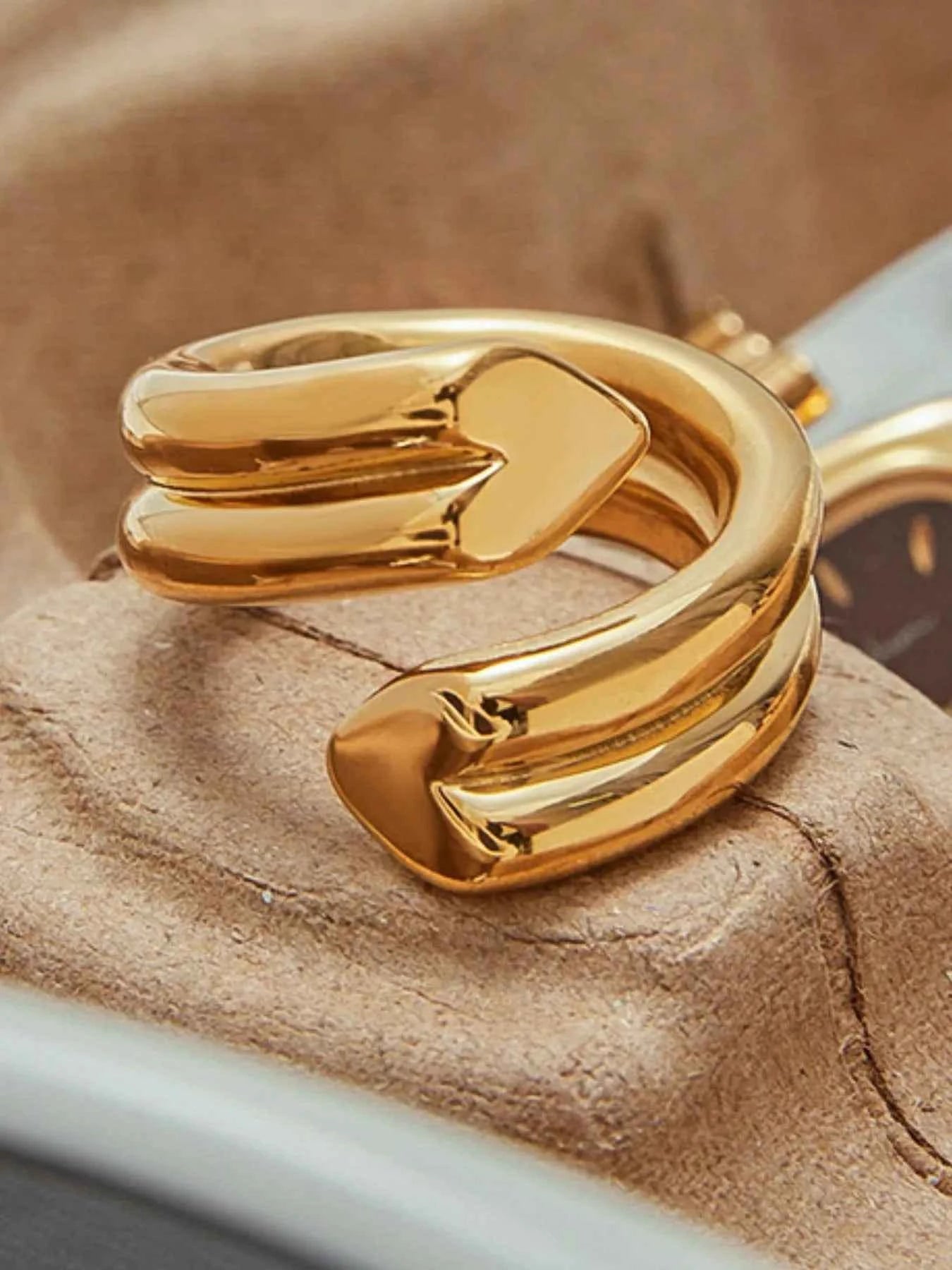 18K Gold-Plated Wrap Around Ring 91de261f-2f5a-4258-9dd3-c524539f6168-Max-Origin