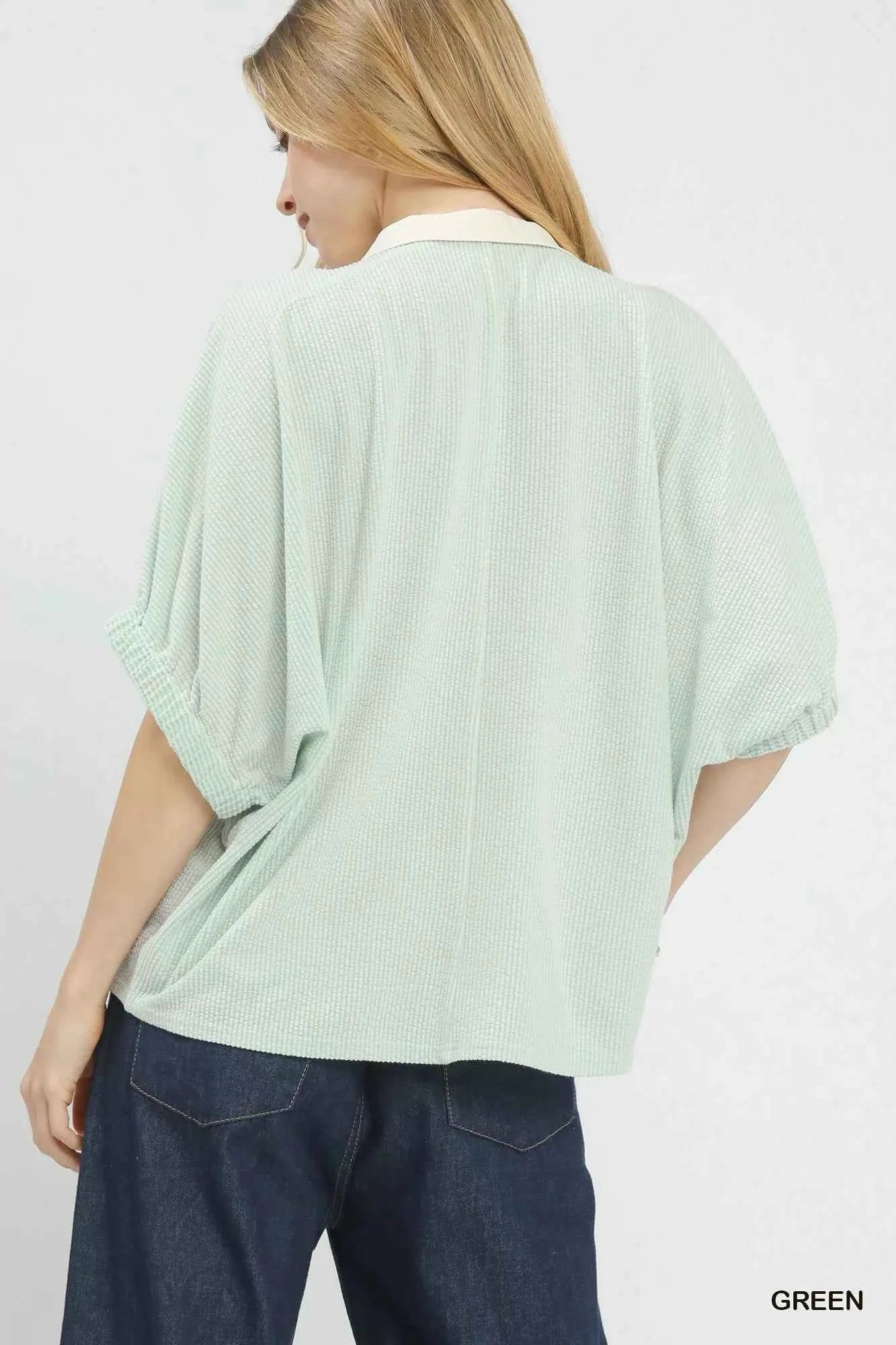 Umgee Contrast Collar V-Neck Top 924fe2a8-b4ed-43b0-86bf-179efc36979a-Max-Origin