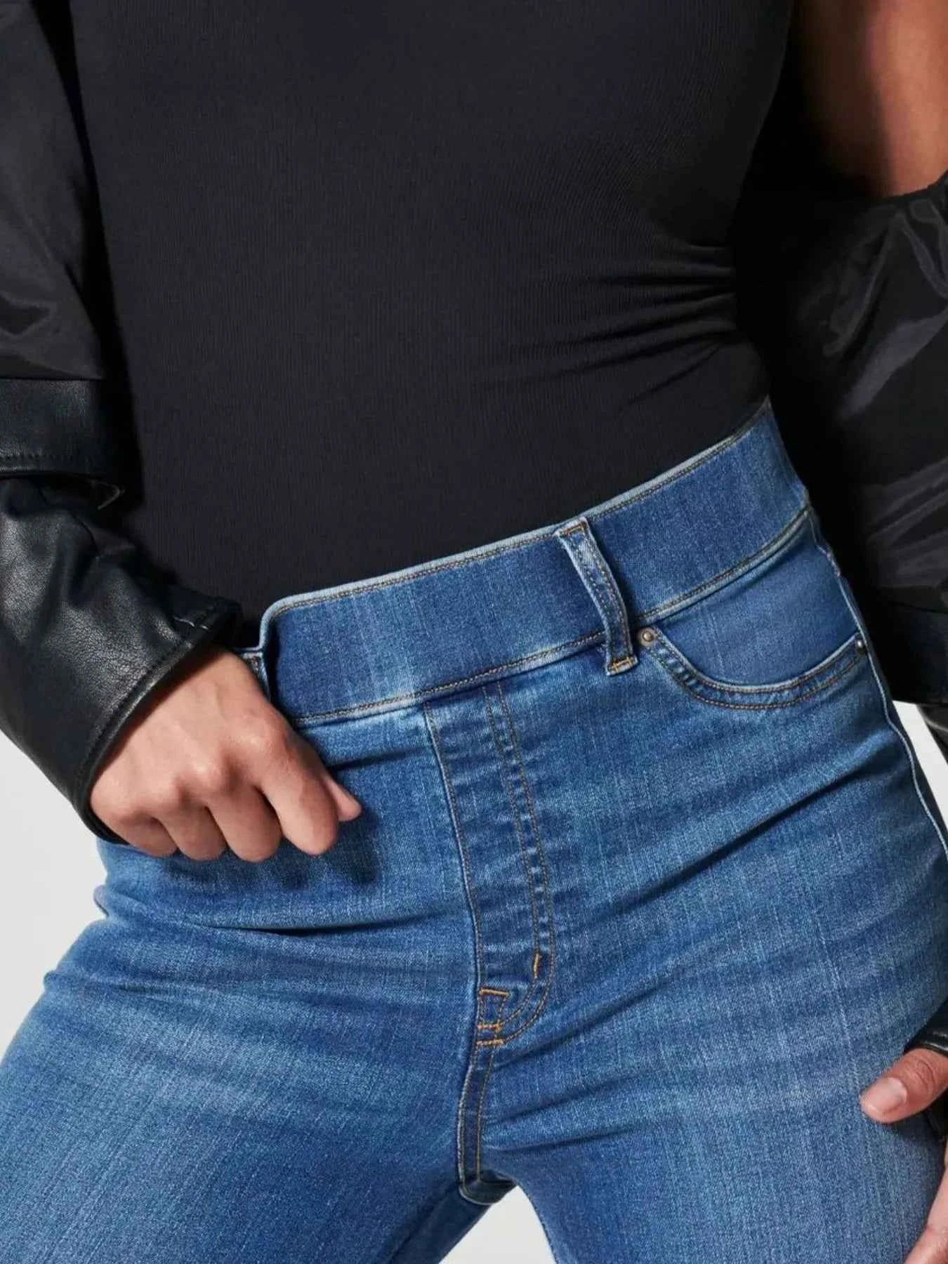 Full Size High-Waisted Flare Jeans Plus Size 92c19923-2f13-4ce5-b714-6cb7b9d9720e-Max-Origin
