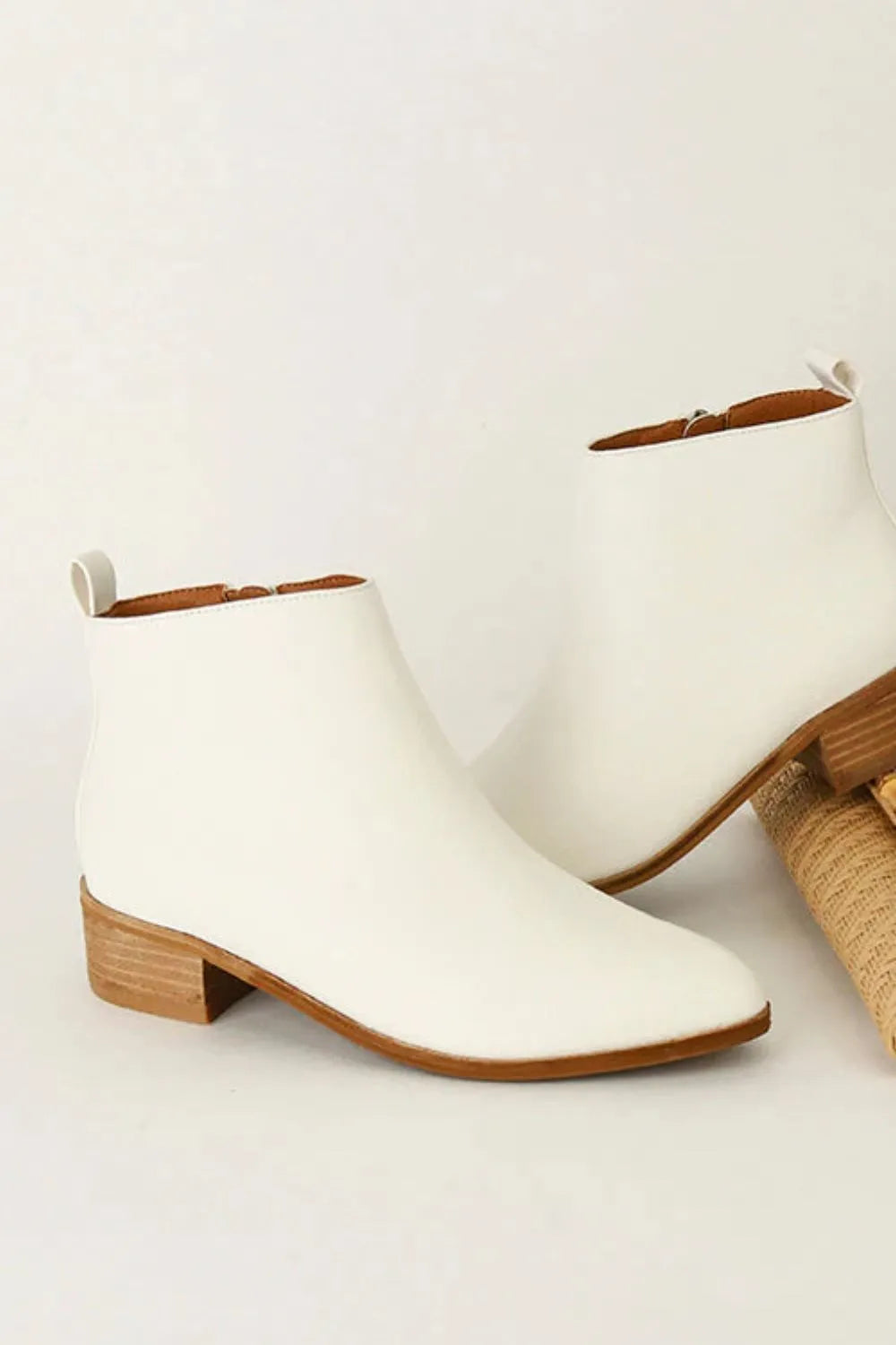 Beast Fashion PU Leather Block Heel Boots White 92c8b64b-8600-4318-82f2-d66b15cdfdd5-Max