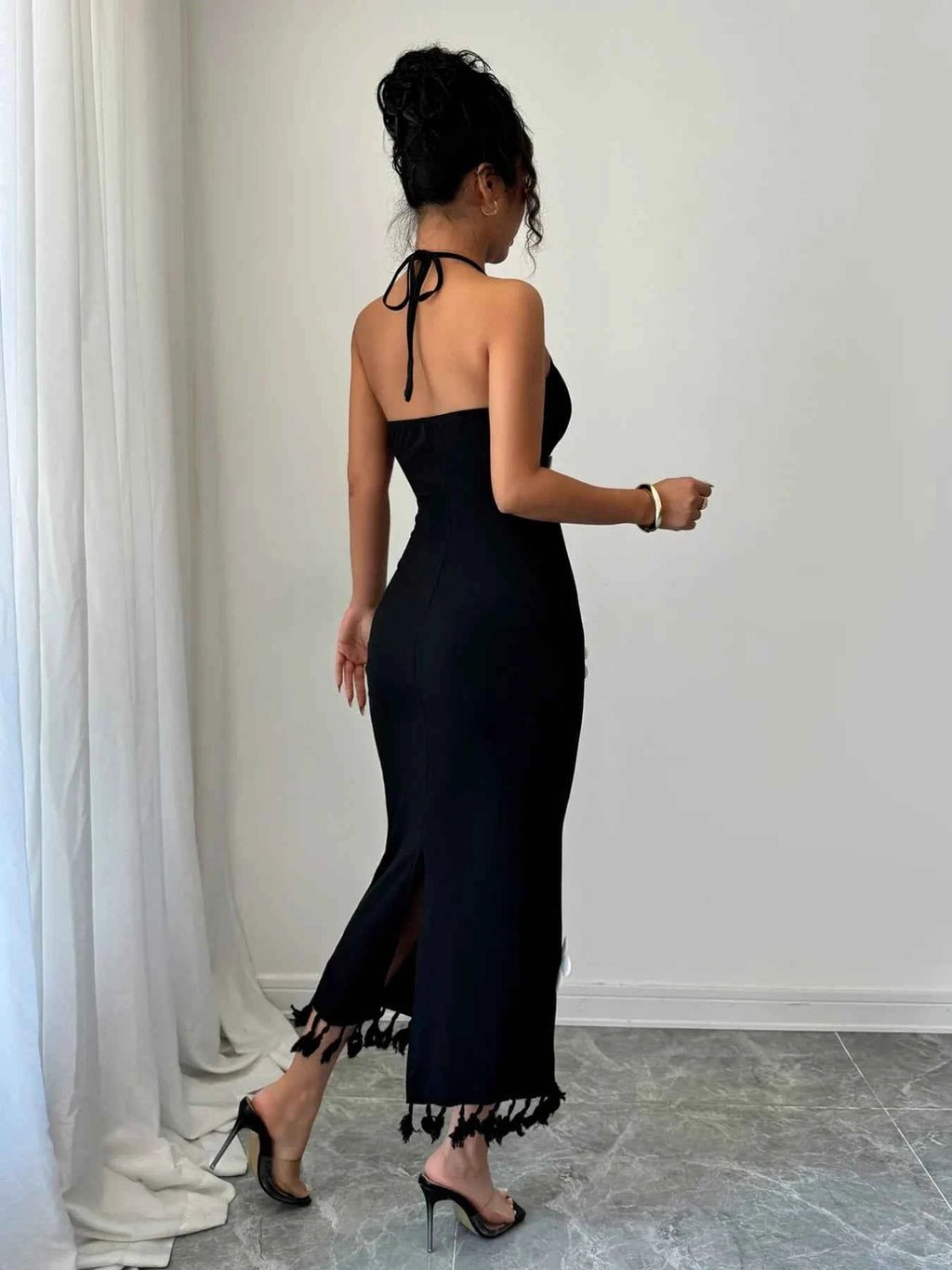 Flower Halter Neck Dress 931d4642-e14c-4f48-8d43-6399e23cf29f-Max-Origin