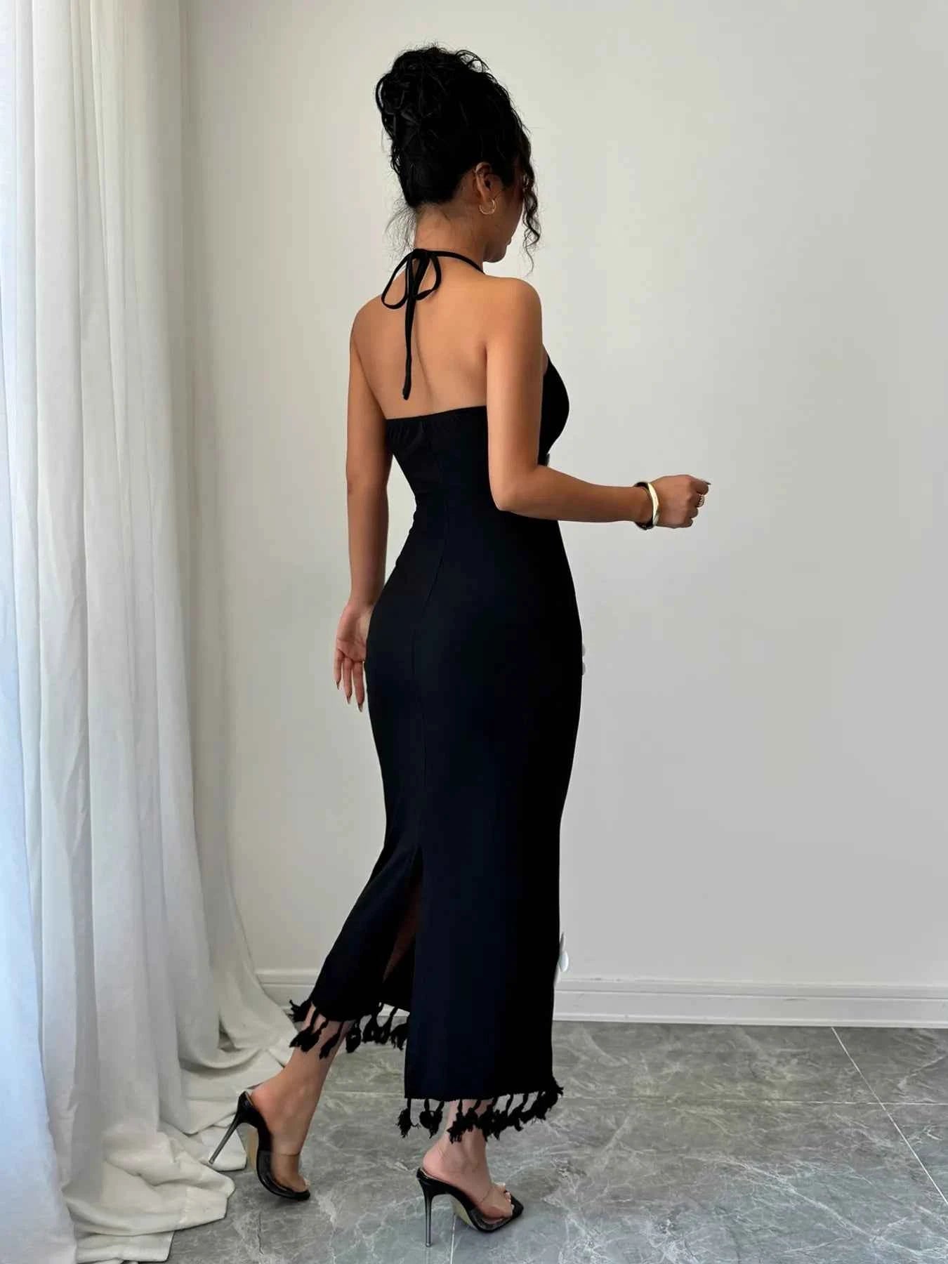 Flower Halter Neck Dress 931d4642-e14c-4f48-8d43-6399e23cf29f-Max-Origin