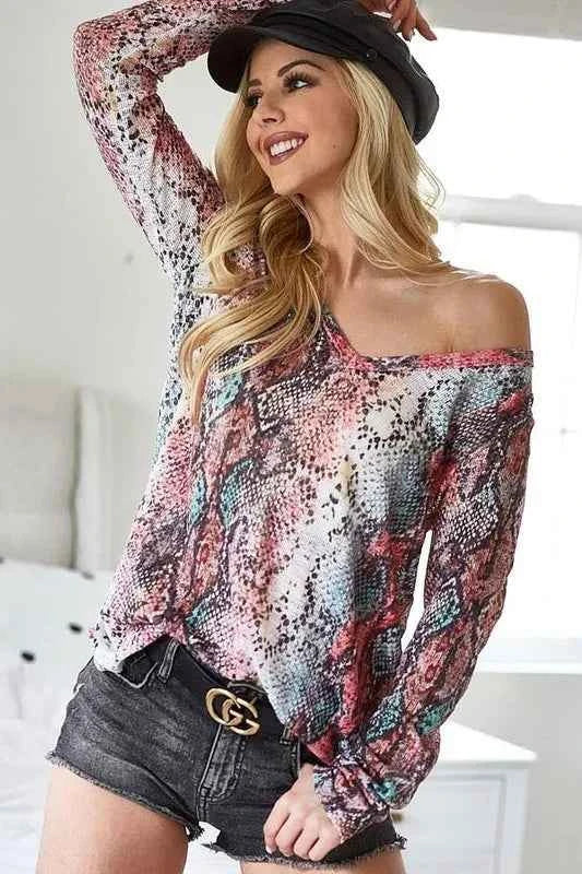 Snakeskin Print Low Gauge Hacci V Neck Top 9380e3c028b0487782e9b375f1945752-Max-Origin