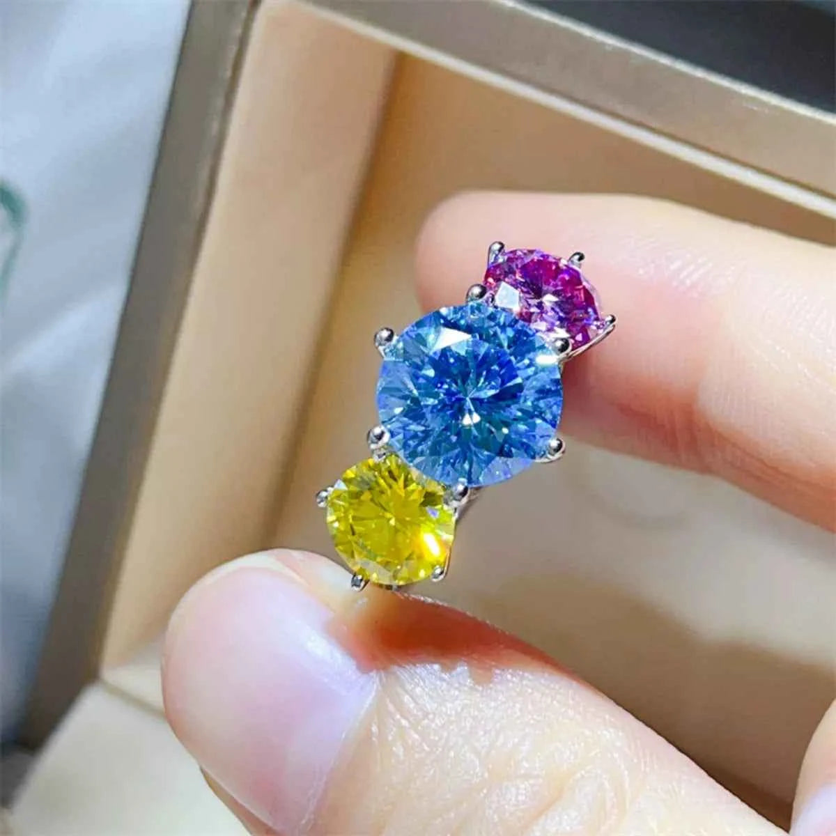 5 Carat Moissanite 925 Sterling Silver Ring 93c31858-dc16-4a33-81fd-e0f11dc0b67e-Max-Origin