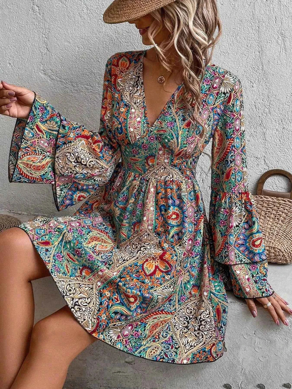 Paisley Print V-Neck Flounce Sleeve Dress 93cce287-e7b3-4a5b-a91c-0ba302c8a365-Max-Origin