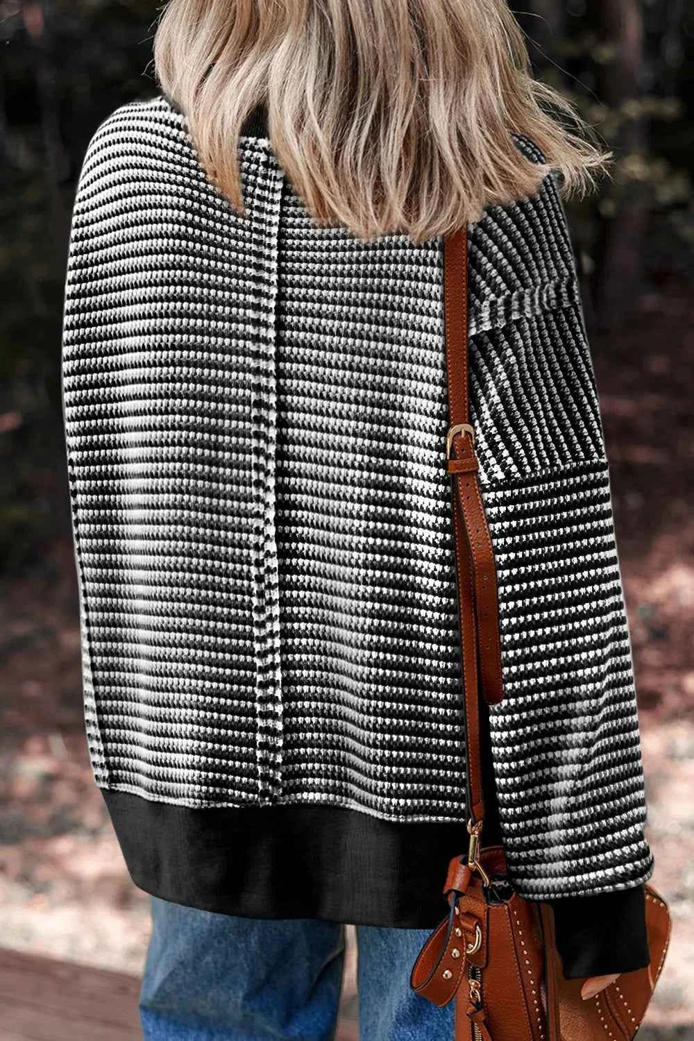 Oversized Striped Round Neck Sweatshirt 93f1d46a-1bfc-4ad7-a682-5aef8893410f-Max-Origin