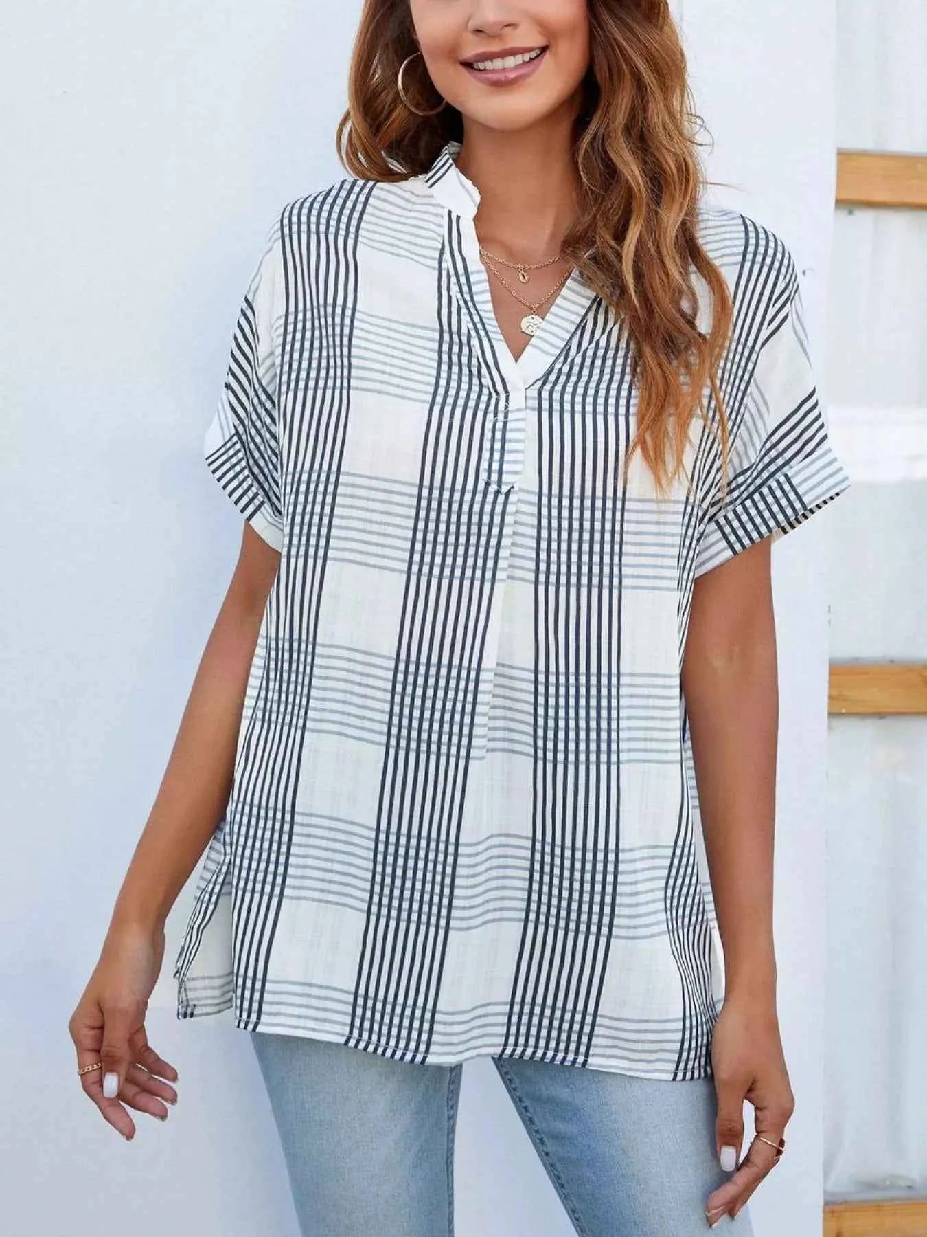 Notched Short Sleeve Blouse 941c8fa2-a1d2-4253-9d77-120ef4703149-Max-Origin