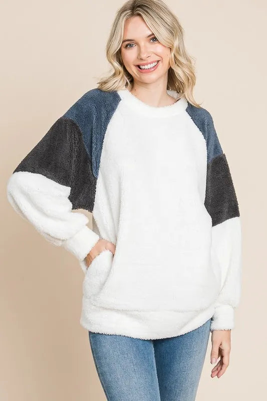 Culture Code Color Block Faux Fur Raglan Sleeve Sweatshirt White 942ec8ea-a4b9-4867-bc56-a639f7fc7a5a-Max