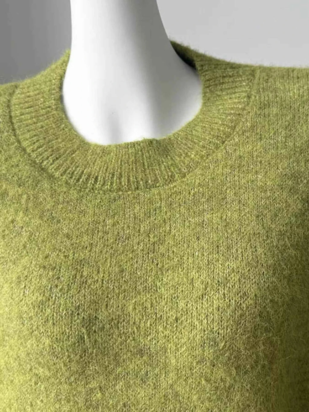 Round Neck Dropped Shoulder Sweater 946e25e6-536d-4a01-a5f7-749a4c177965-Max-Origin