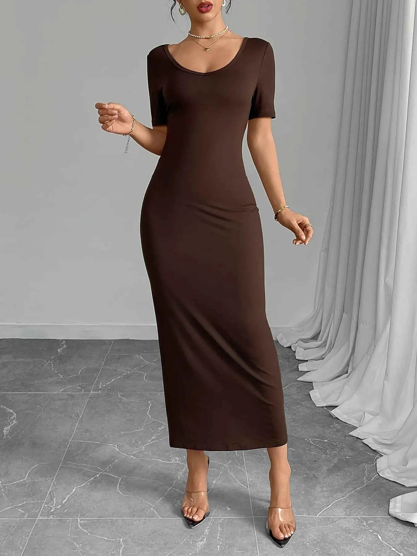 Round Neck Short Sleeve Bodycon Midi Dress 948326cd-fdd0-4726-8c22-f28d626acb6c-Max-Origin