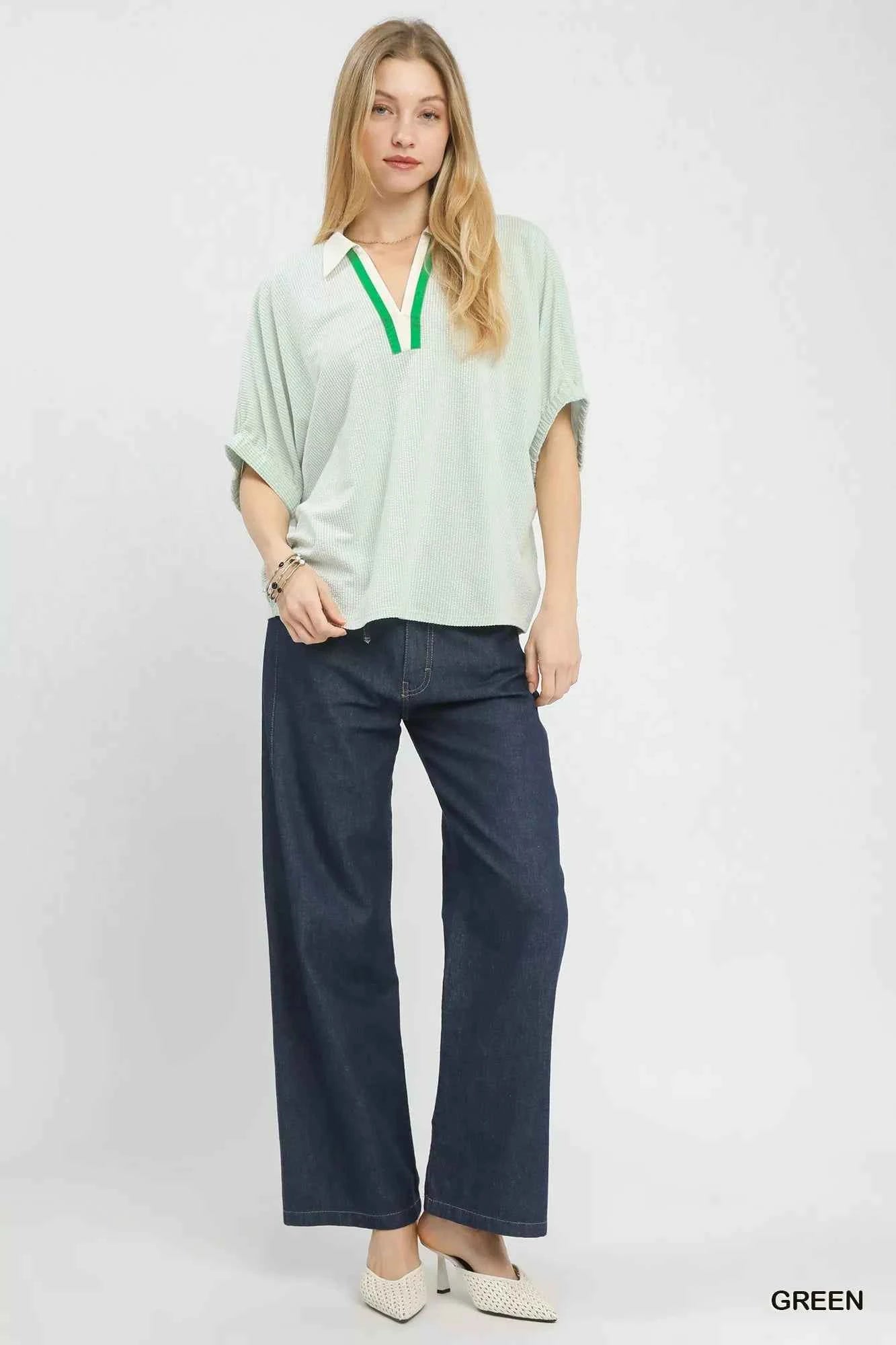Umgee Contrast Collar V-Neck Top 949e027b-879e-4899-ad1b-1d42e964c82e-Max-Origin