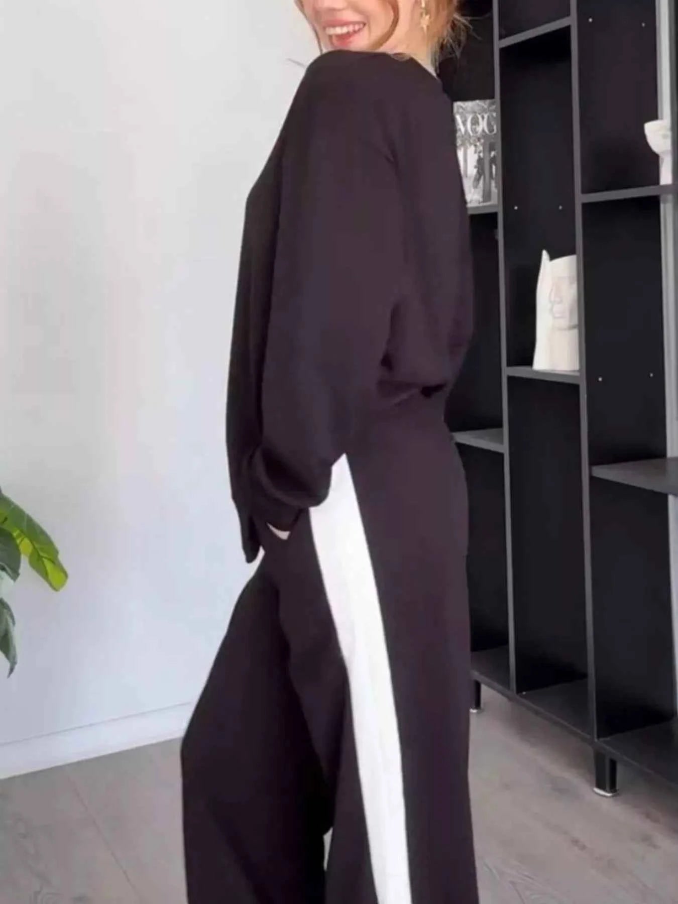 Full Size Contrast Round Neck Top and Pants Set Plus Size 94d46718-c5a0-4c13-bc61-6fc1bb98e0cf-Max-Origin