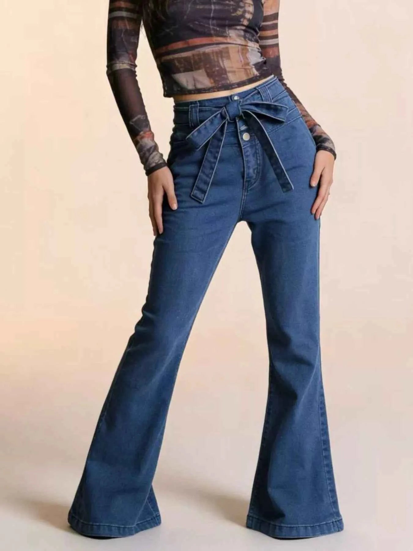 Bow-Tie High-Waisted Flare Jeans 94ee0808-cf18-4193-9c4b-a75ee08f84ec-Max-Origin