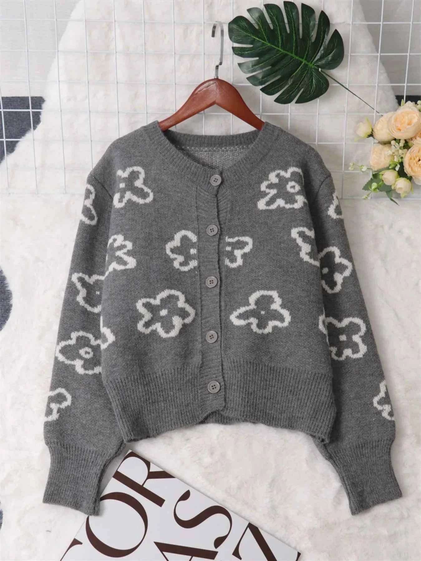 Floral Pattern Button-Up Cardigan 9539cacbdcc64c82be303f01d6ea985e-Max-Origin