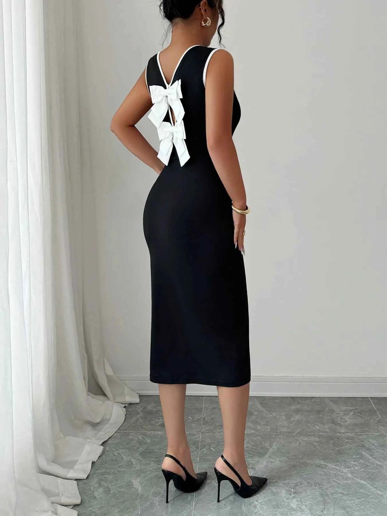 Contrast Bow Back Sleeveless Midi Dress 9576cefa-dfb5-43d1-a111-ae2cda637b23-Max-Origin