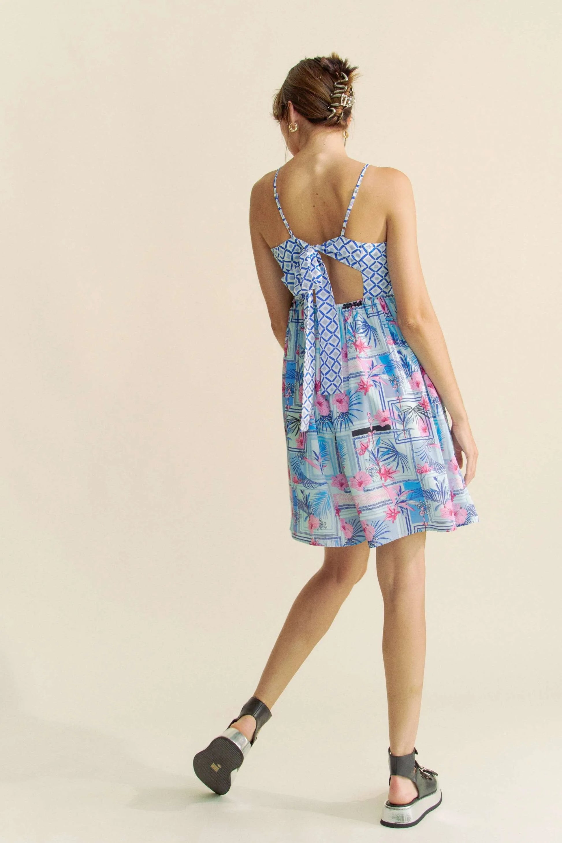 Davi & Dani Tropical Floral Geo Print Tie Back Tube Top Romper 95a54b71828243dd835467f4b86fdf4e-Max-Origin