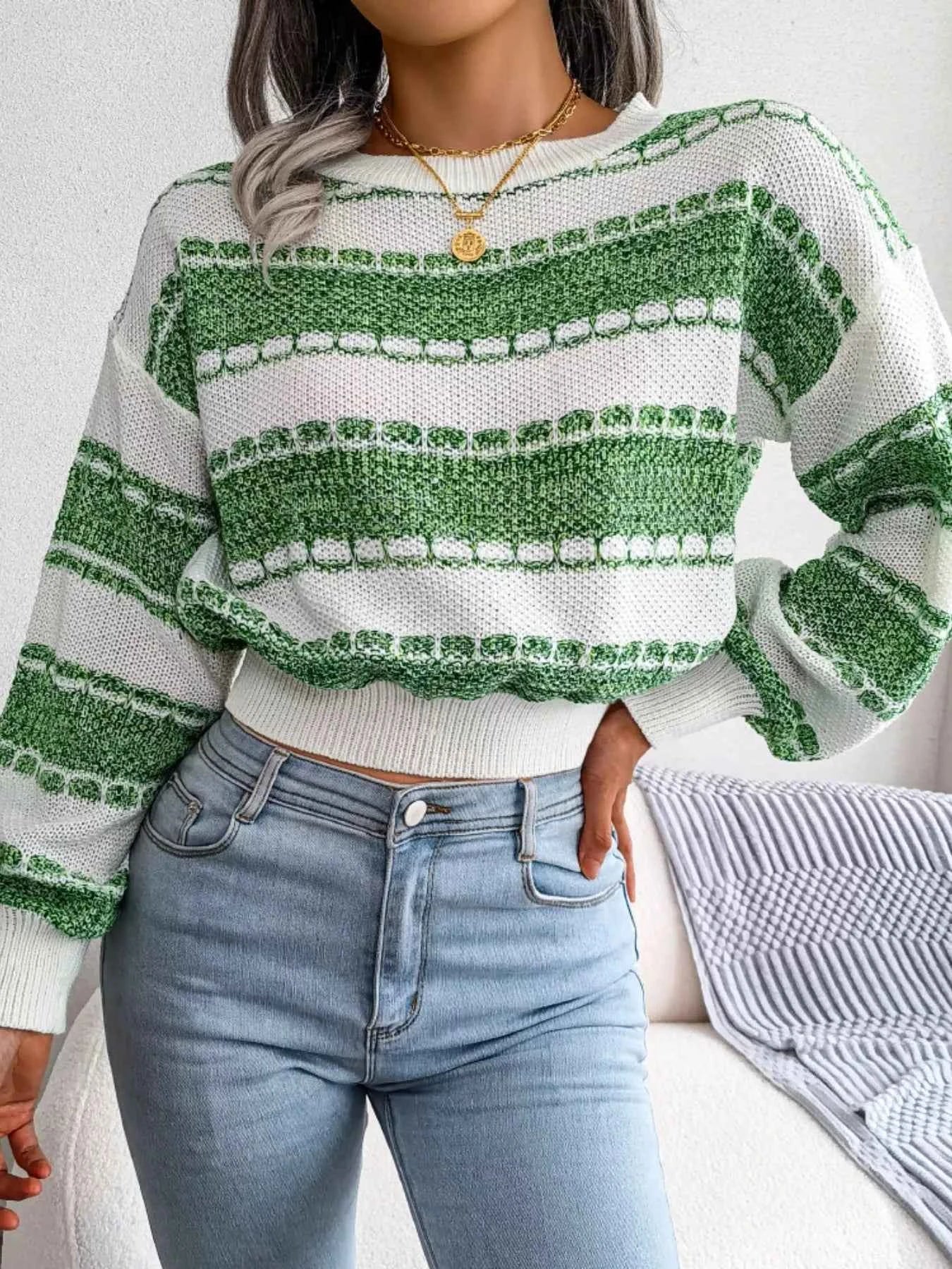 Color Block Round Neck Cropped Sweater 95c3b12d-1bd8-413b-9d6a-480d22bd4d7e-Max-Origin