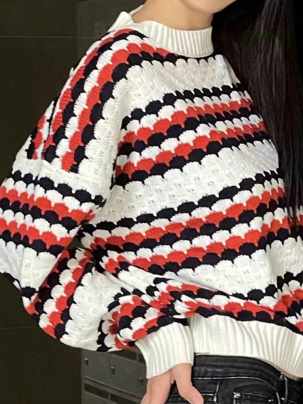 Striped Pattern Round Neck Sweater 95ce16a346dc451c8f80e6887f8c1395-Max-Origin