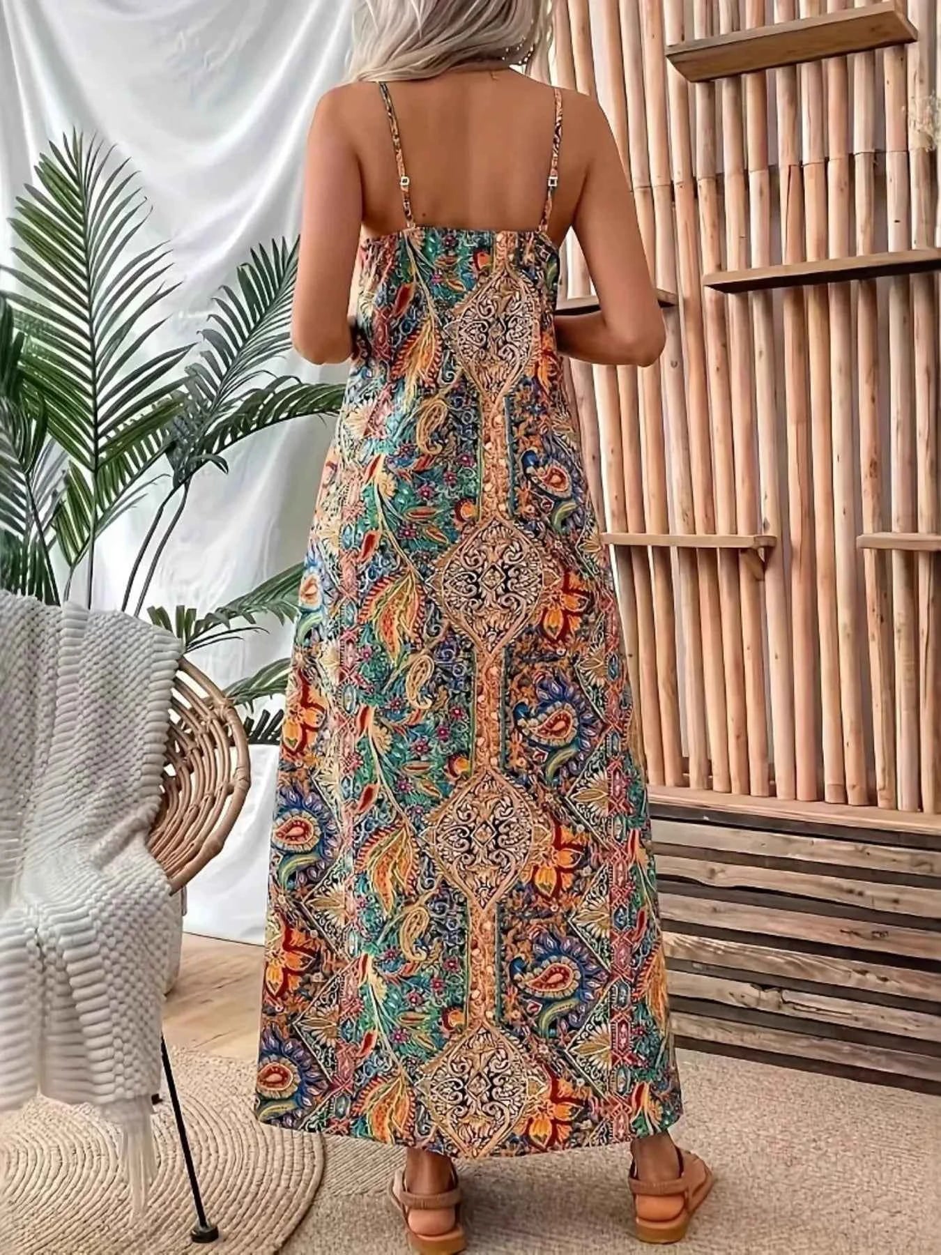 Paisley Print V-Neck Maxi Dress 95ee943637564a6b8702ff68bc99315a-Max-Origin