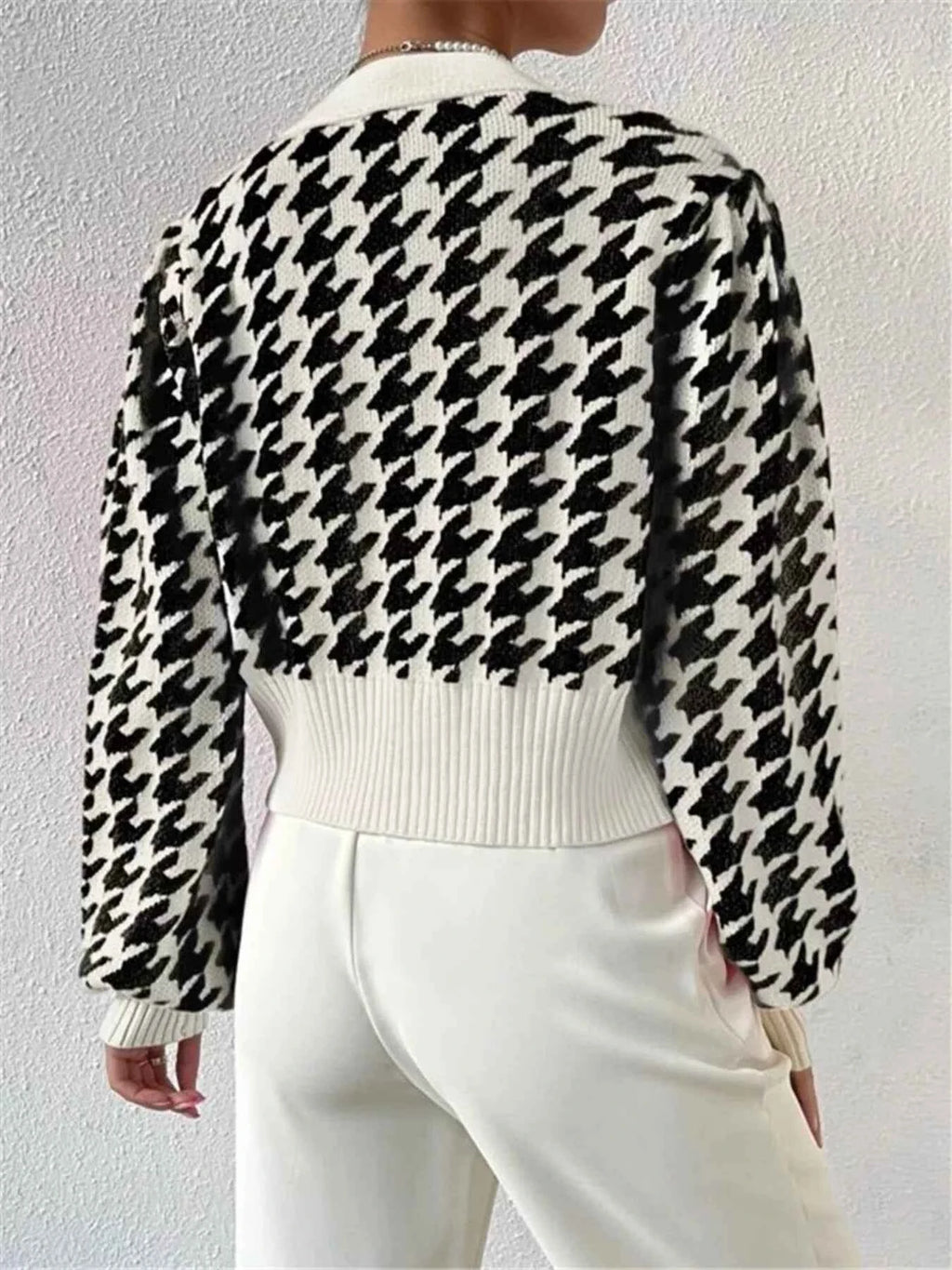 Houndstooth V-Neck Button Up Cardigan 95fc44072be14cc998bc3654c9eed000-Max-Origin