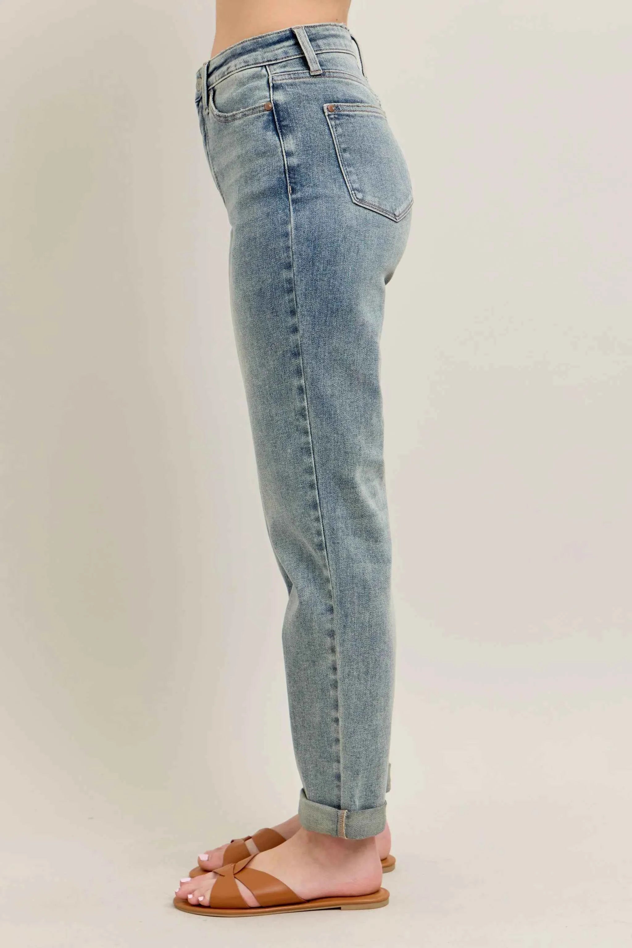 Judy Blue Full Size Hw Vintage Wash Double Roll Cuff Bf Jeans Plus Size 965d24989b944aeca9492134e25e088e-Max-Origin