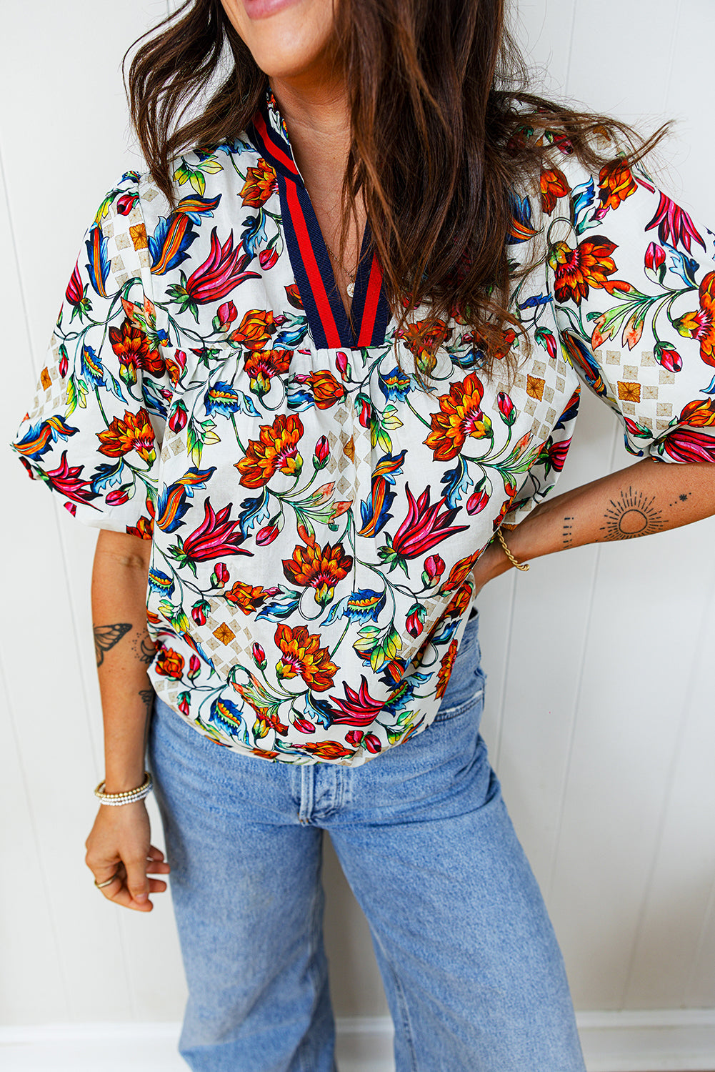 Multicolour Contrasted V Neckline Floral Puff Short Sleeve Blouse 96606c7ea0ea0ff7