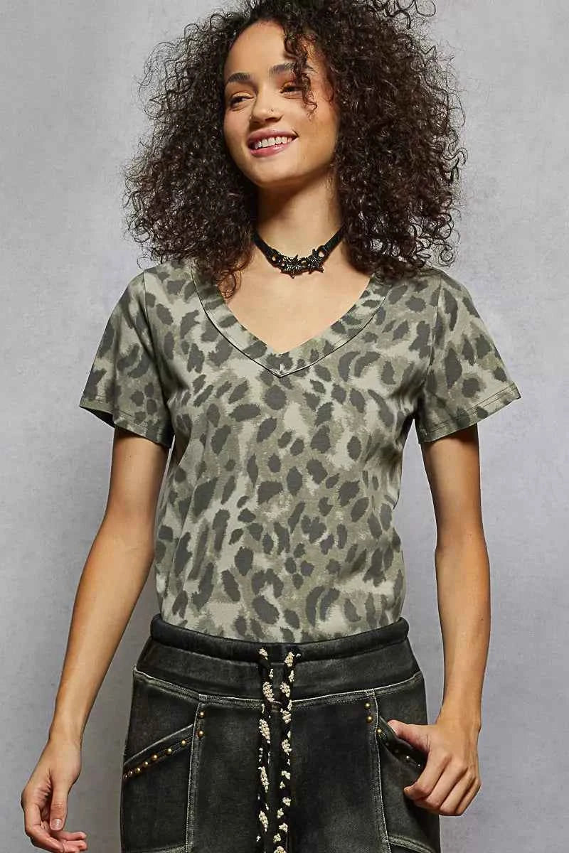 POL Printed V-Neck Short Sleeve T-Shirt GREY LEOPARD 9665e56e-56c8-41b3-ac59-8a5ce9c5ae9d-Max-Origin