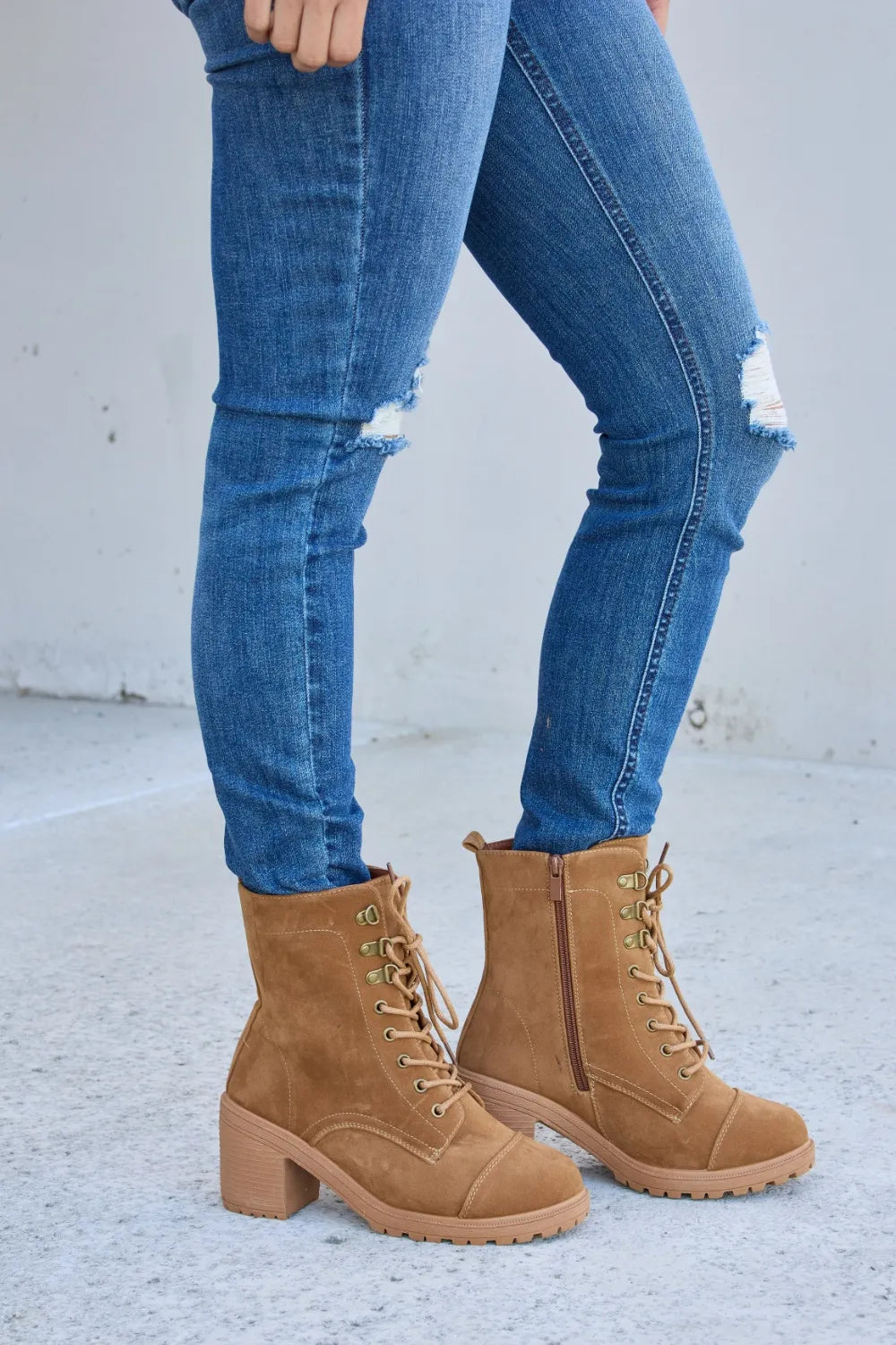 Forever Link Lace-Up Zipper Detail Block Heel Boots 9684e543-6385-4f3b-87cd-dfd925618a4c-Max