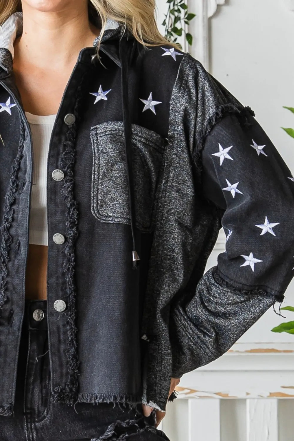 Veveret Star Embroidered Hooded Denim Jacket 979ef74a-1de6-416c-9d09-8372d42f4710-Max