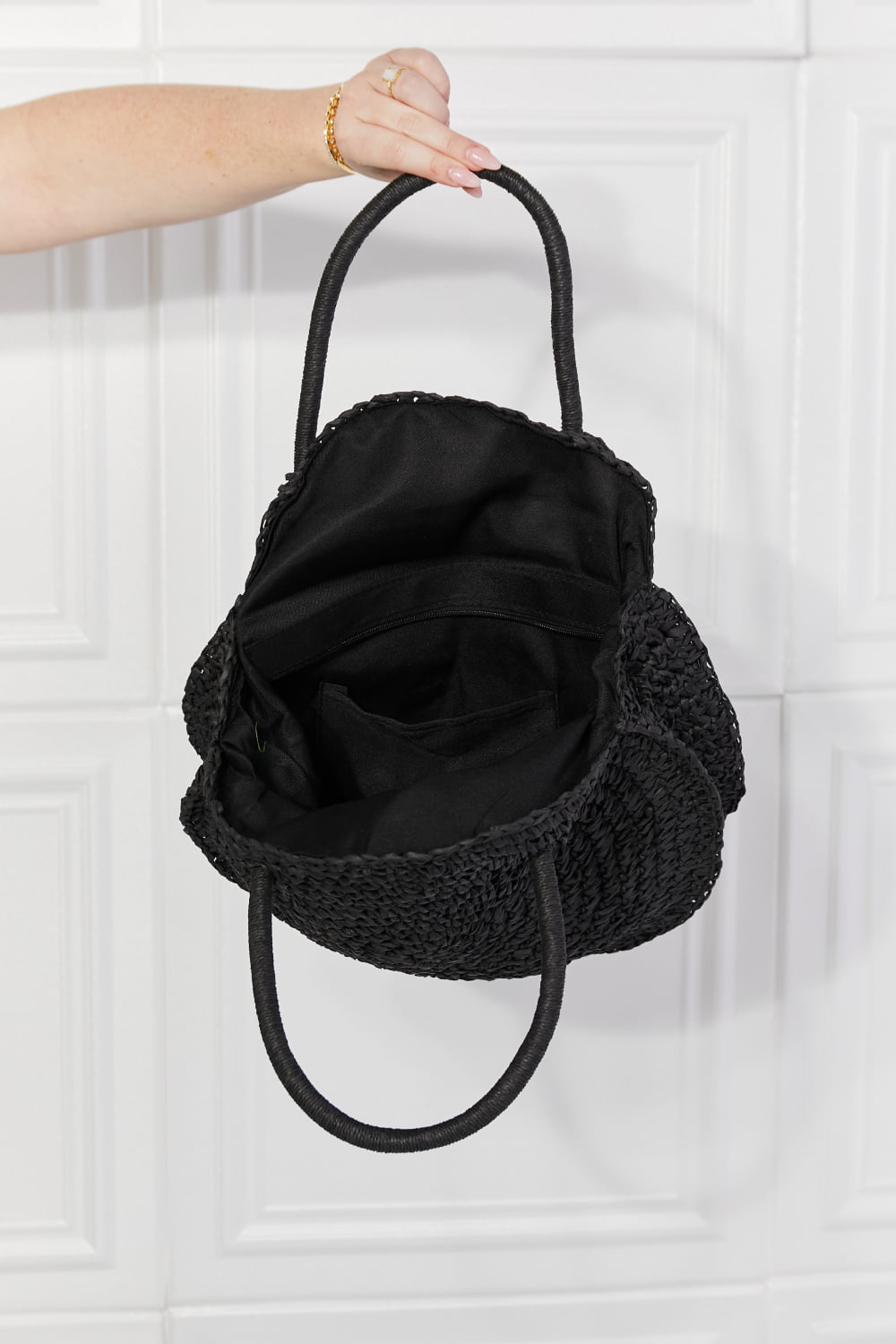 Justin Taylor Beach Date Straw Rattan Handbag in Black 97df8f1dfcc04d01b6bf4714d2d1b8df-Max