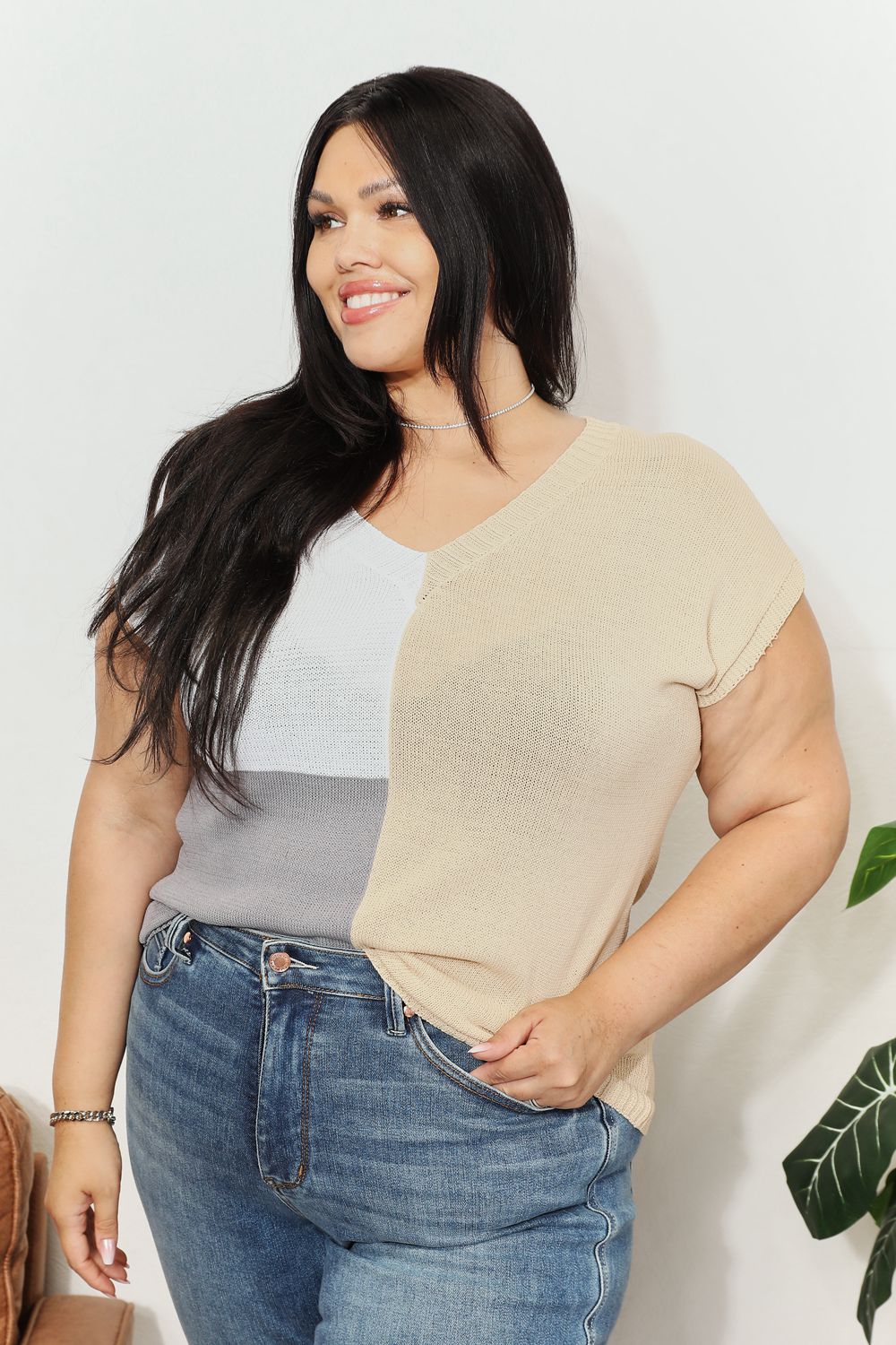 Color Block V-Neck Knit Top 98c271f471dd4917af2260336c1c768d-Max