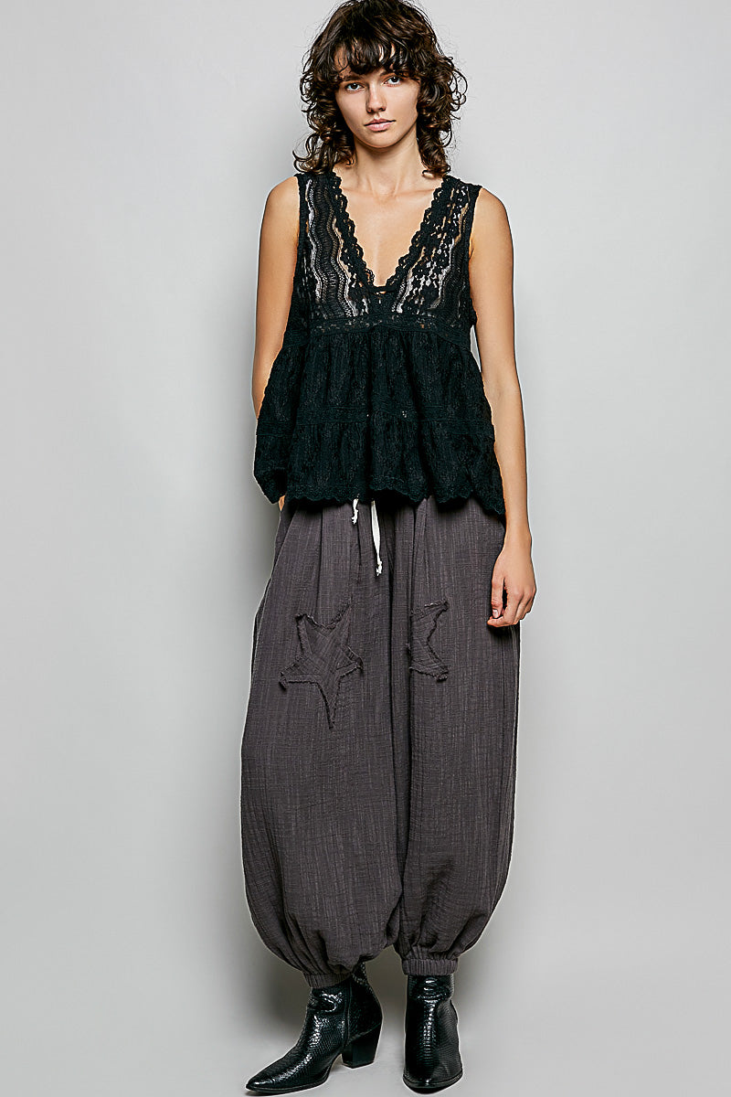 POL Deep V-Neck Scalloped Lace Sleeveless Top 98cfdbdd-b142-4dfe-9dcb-e3c705608cd8-Max