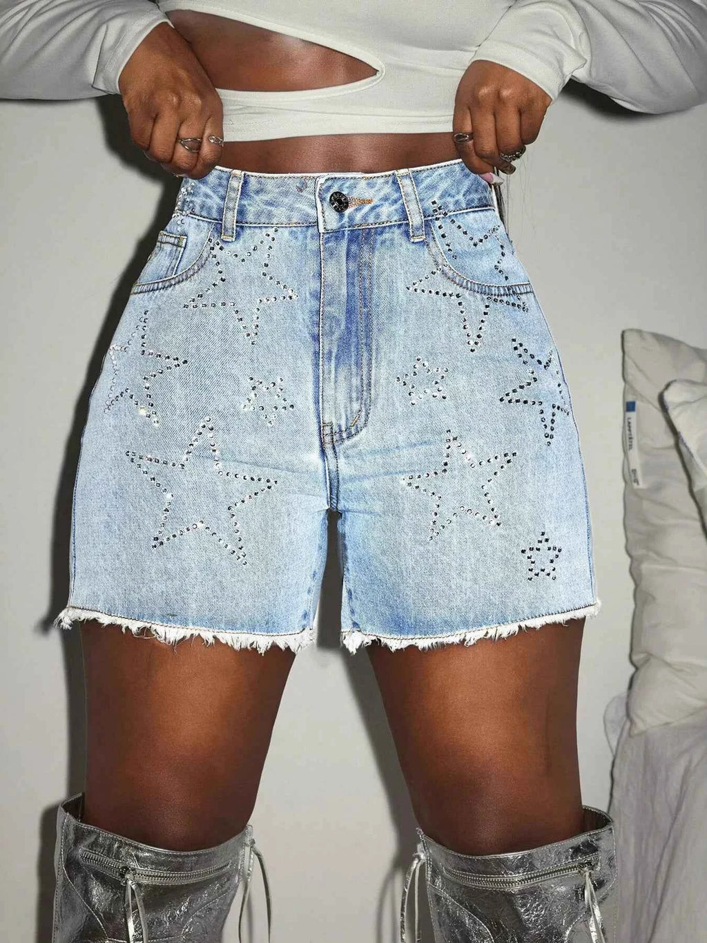 Star Raw Hem Denim Shorts 9907013ed7004dbc8ef40a0898bb2c0a-Max-Origin