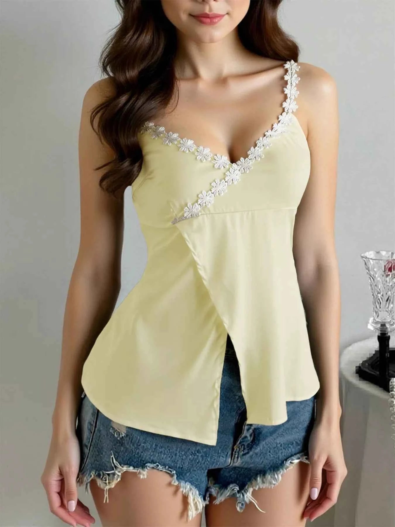 Flower Trim Slit Cami Light Yellow 9976e499c5f24e41a155b064627c7038-Max-Origin
