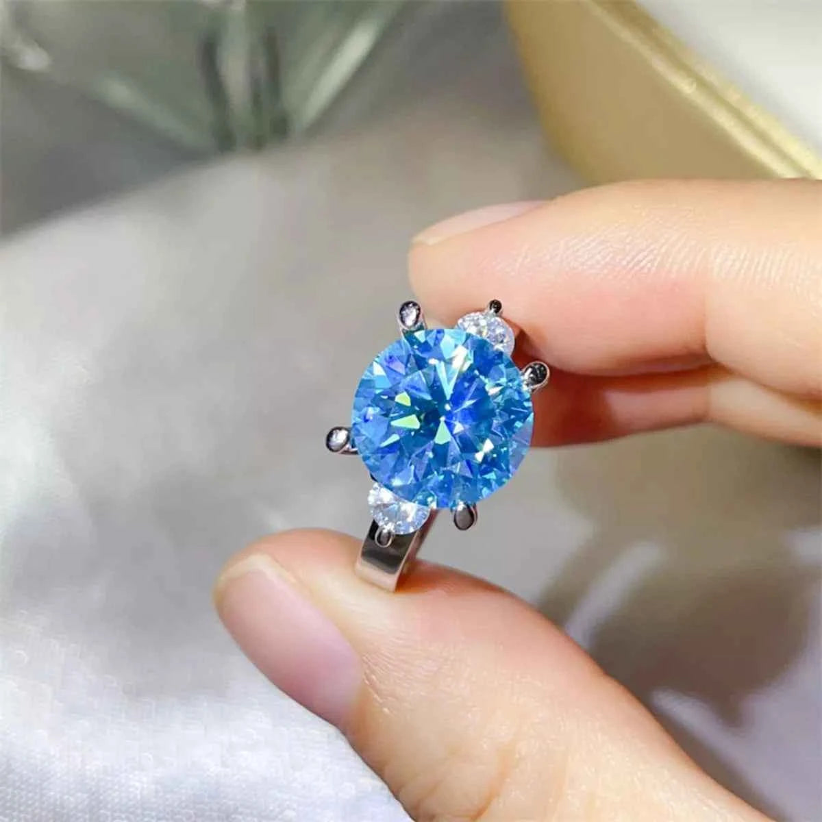 5 Carat Moissanite 925 Sterling Silver Ring 99a250ca-8e45-4b86-b961-e48063397885-Max-Origin