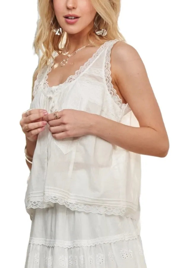 ADORA Lace Detail Contrast Top 99b32aee28b04977b023715c8518b7e5-Max-Origin