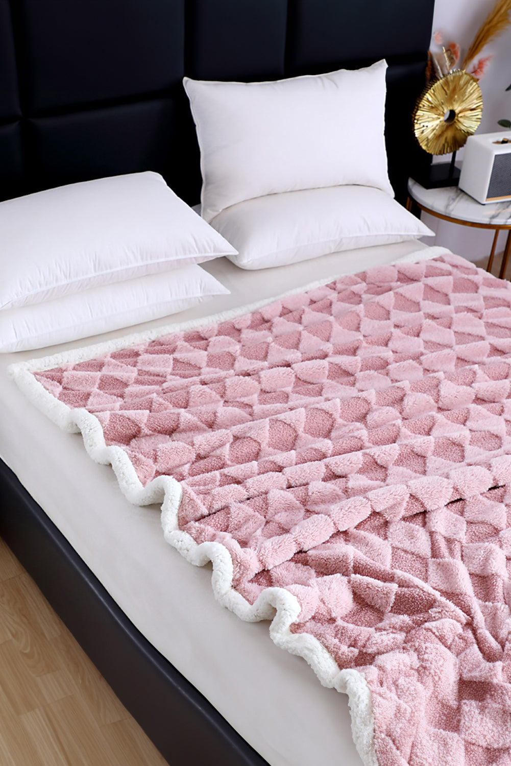 Pink Soft Diamond Pattern Plush Blanket 99b93f2cbc1454df