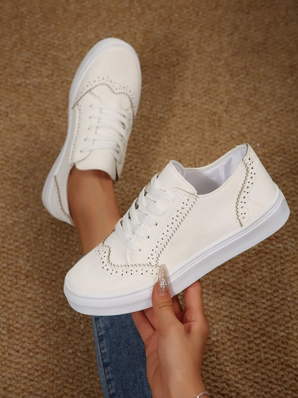 Lace Up Round Toe Platform Sneakers 99c01122-67be-4105-a911-cd1a3460dae6-Max-Origin