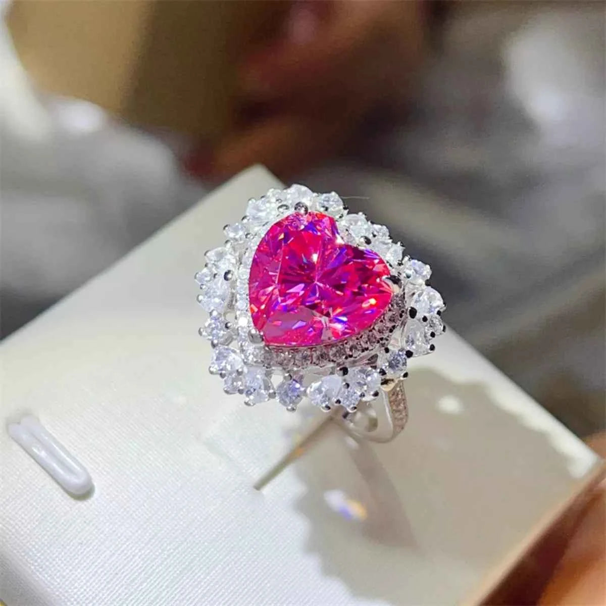 5 Carat Moissanite 925 Sterling Silver Heart-Shaped Ring 9a4c2033-741b-463e-97ce-04d529672fcf-Max-Origin