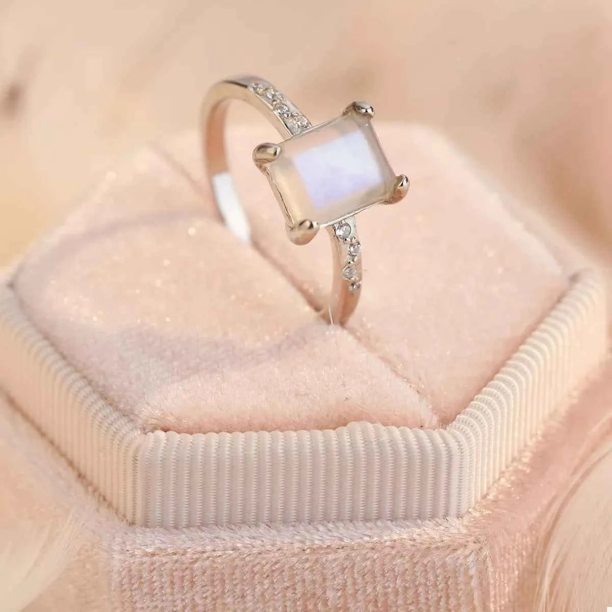 925 Sterling Silver Zircon Rectangle Ring 9a7d937e-0809-4c5e-a55c-2b798f8fbb2e-Max-Origin