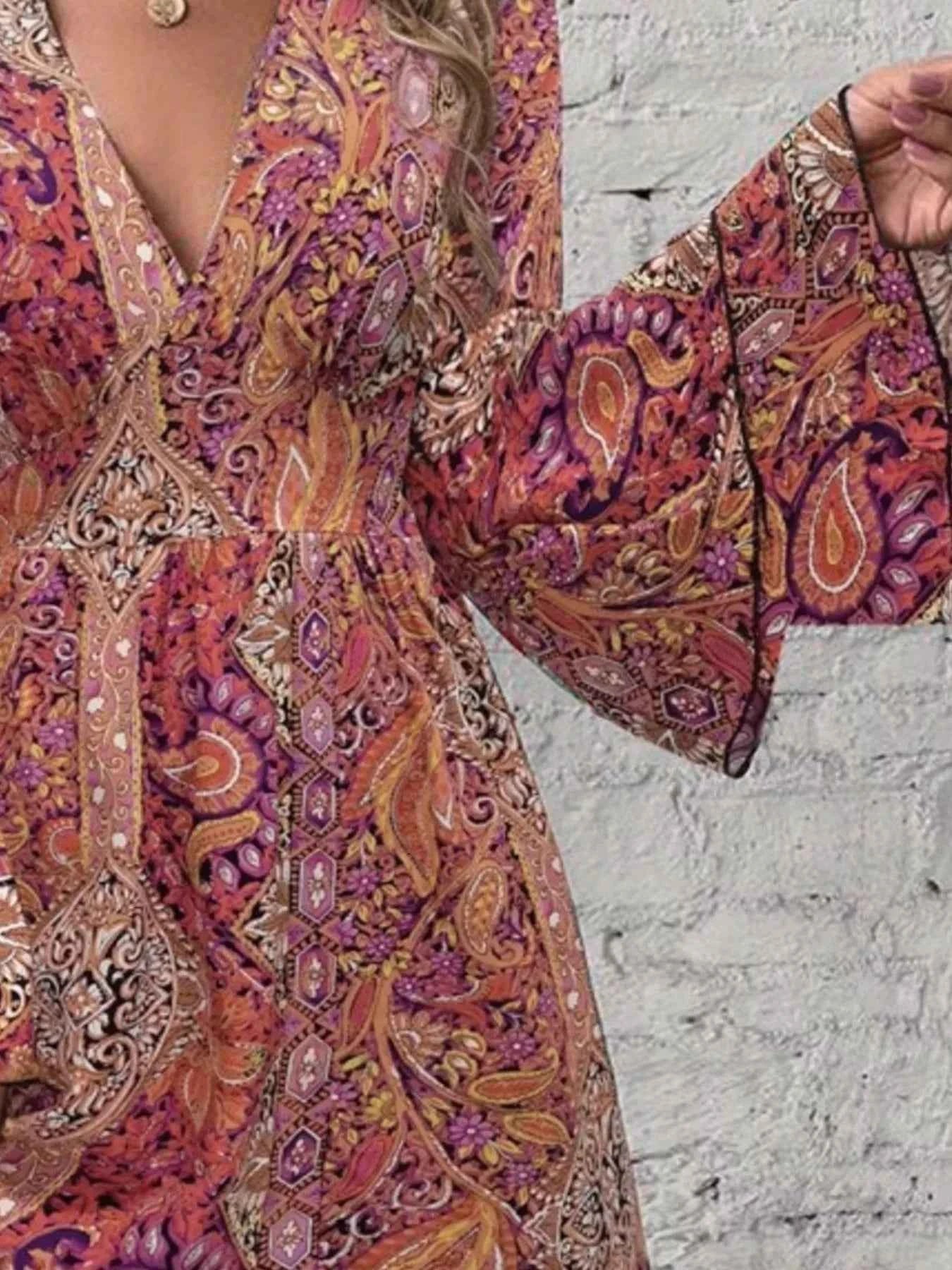 Paisley Print V-Neck Flounce Sleeve Dress 9afbf6d0-62e0-427f-b655-83118f0c6686-Max-Origin