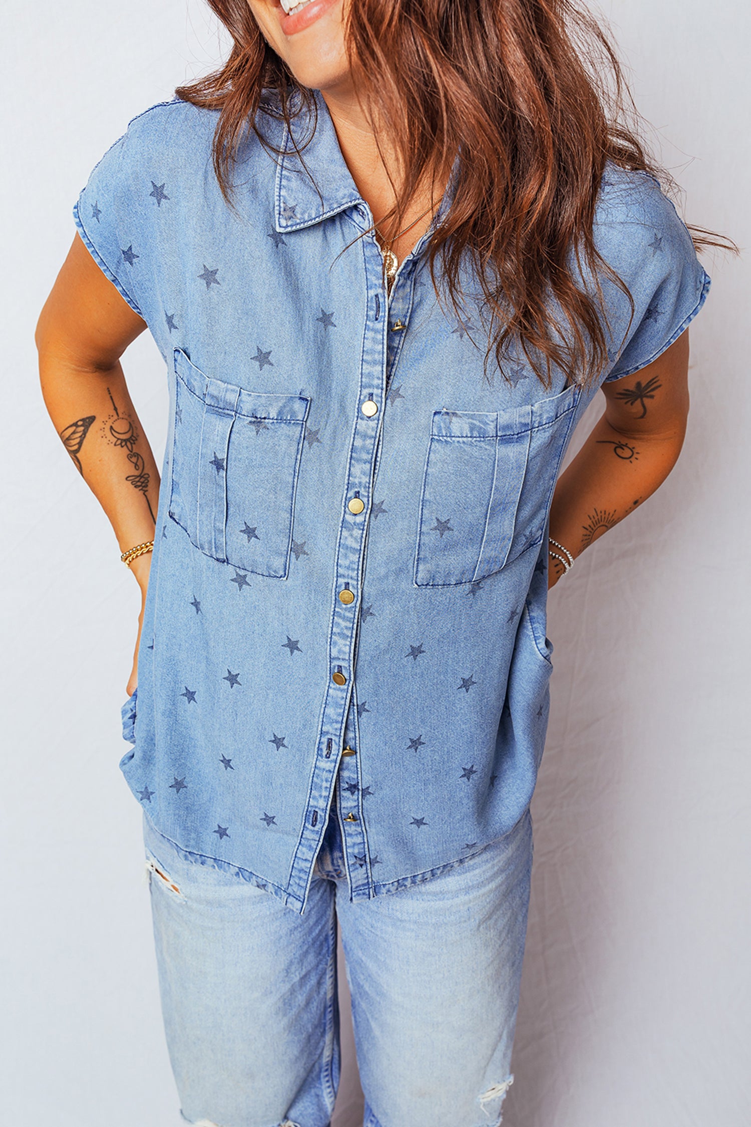 Beau Blue Star Allover Print Double Chest Pocket Short Sleeve Denim Shirt 9b017dd4d43dac3e