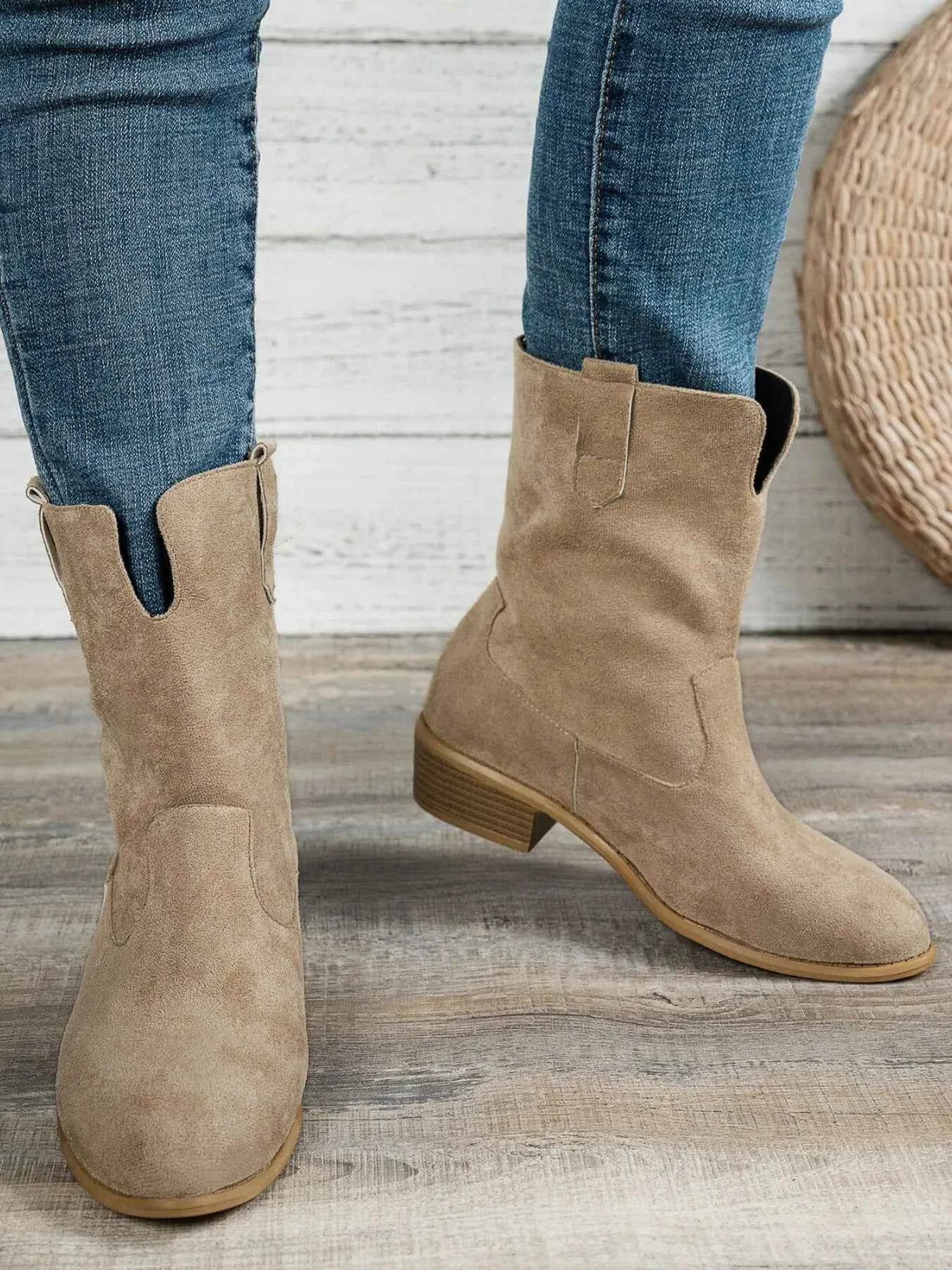 Western Style Block Heels Boots 9b027aed-d18d-407a-9f58-3b05a557d1a9-Max-Origin