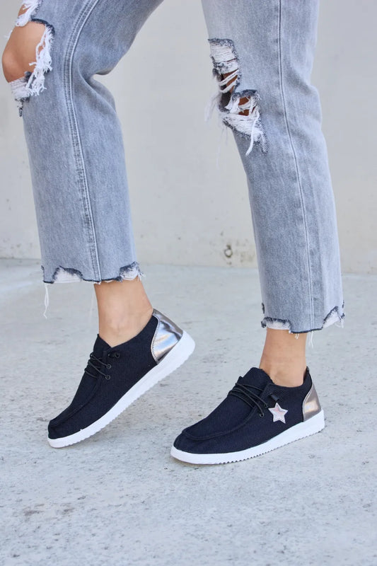 Forever Link Star Lace-Up Flat Sneakers 9b172979-e4f6-49d1-bf8a-4d500f092644-Max