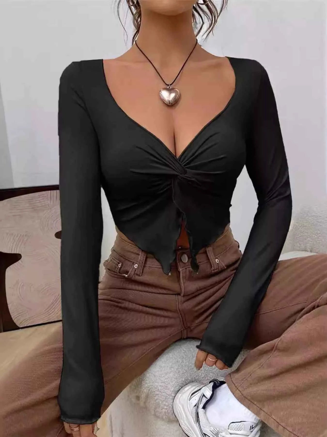 Twisted Front Long Sleeve T-Shirt Black 9b8aacfc70974575be55320df9fc8283-Max-Origin