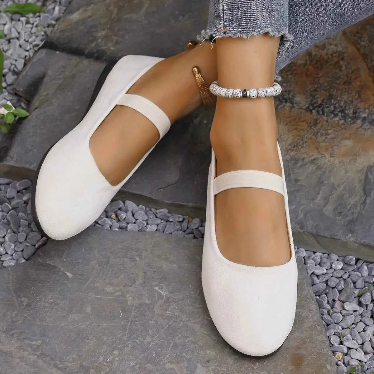 Round Toe Flats Slip-Ons 9b8f1c5bafb847a094242365fe3e3f32-Max-Origin