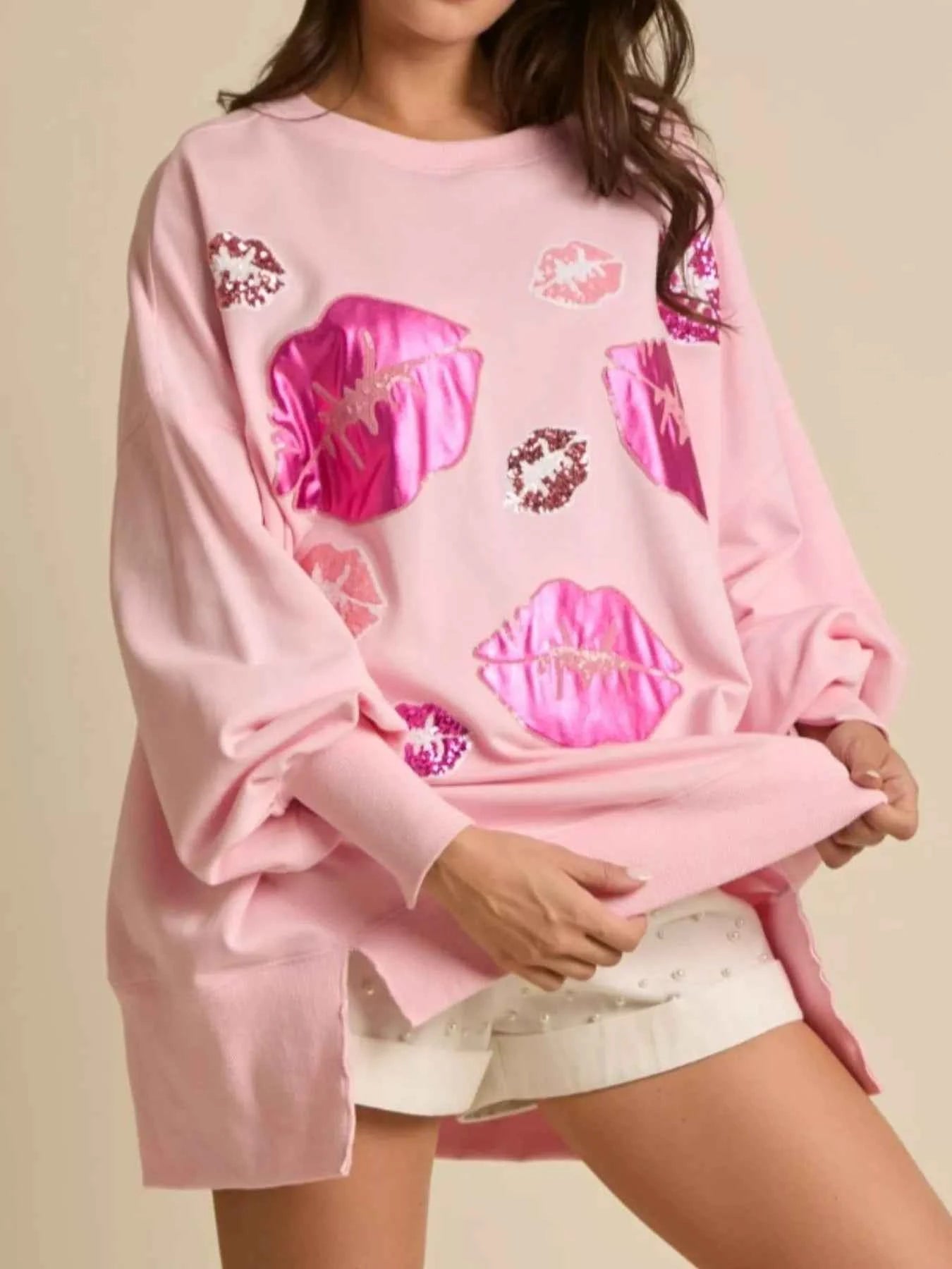 Lips Round Neck Dropped Shoulder Sweatshirt 9baf9085-e277-4da6-8bbe-b6df3d4db87d-Max-Origin