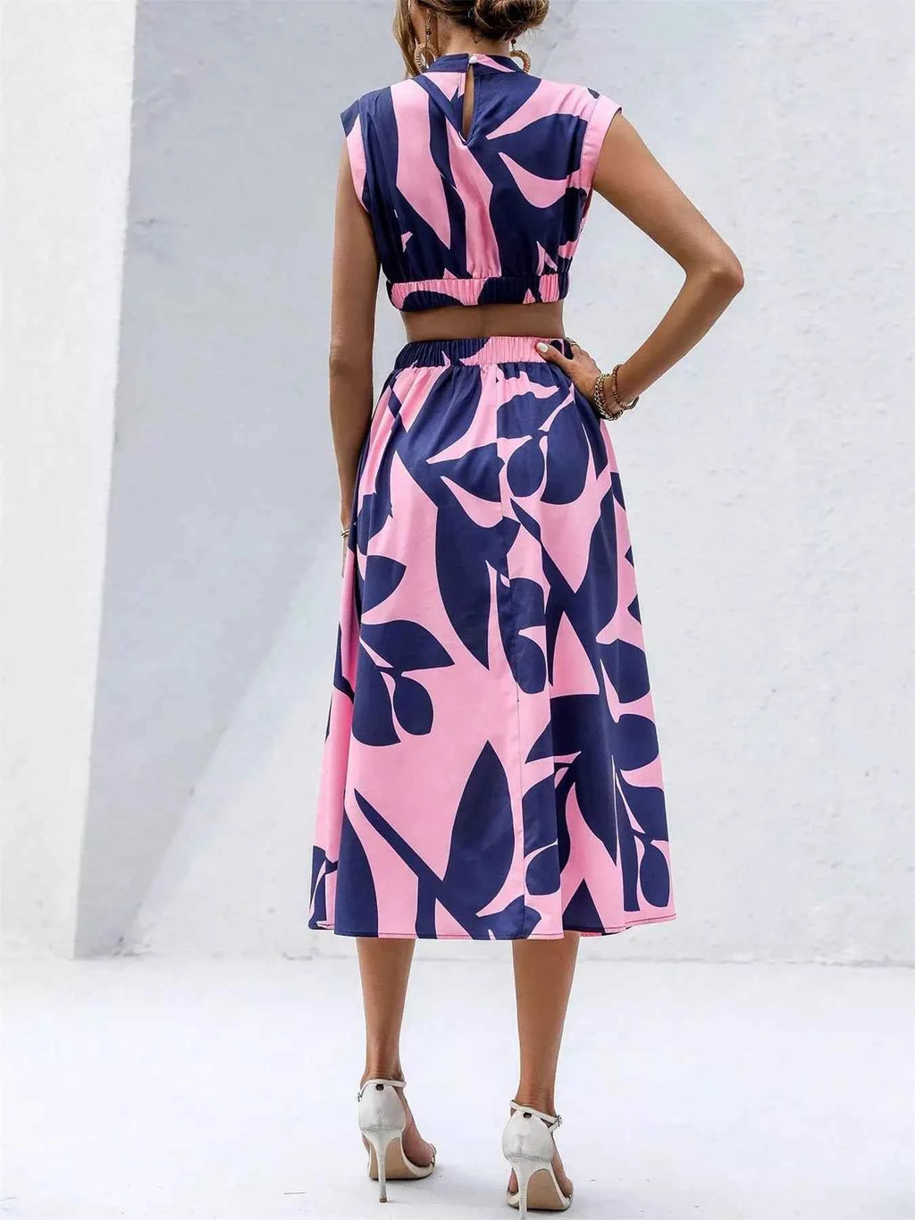 Cutout Printed Sleeveless Dress 9c400f52-debf-4b46-9272-78a3086cfba5-Max-Origin
