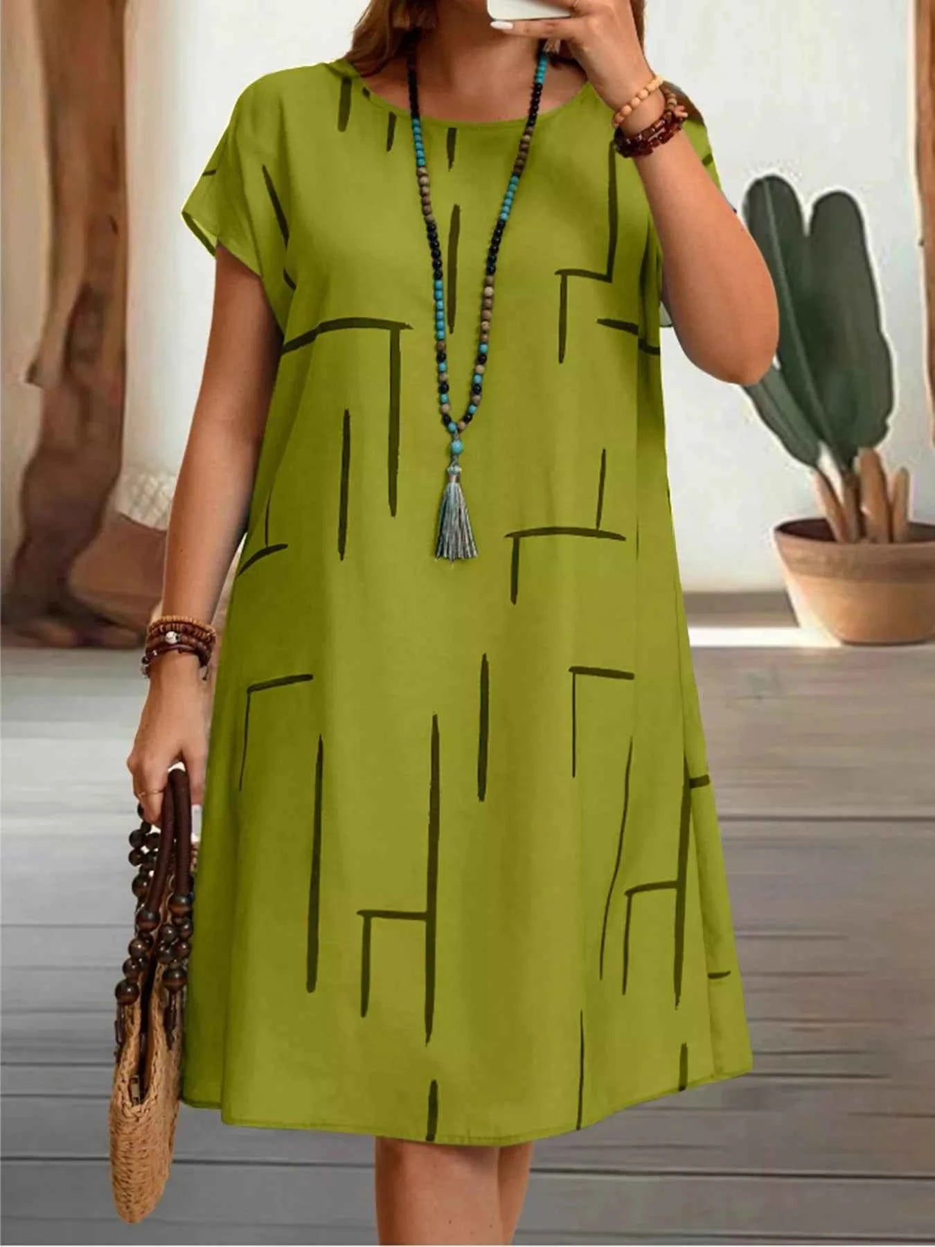 Plus Size Round Neck Short Sleeve Dress Lime 9c7358ed838c4f0dace61aecfff41e34-Max-Origin